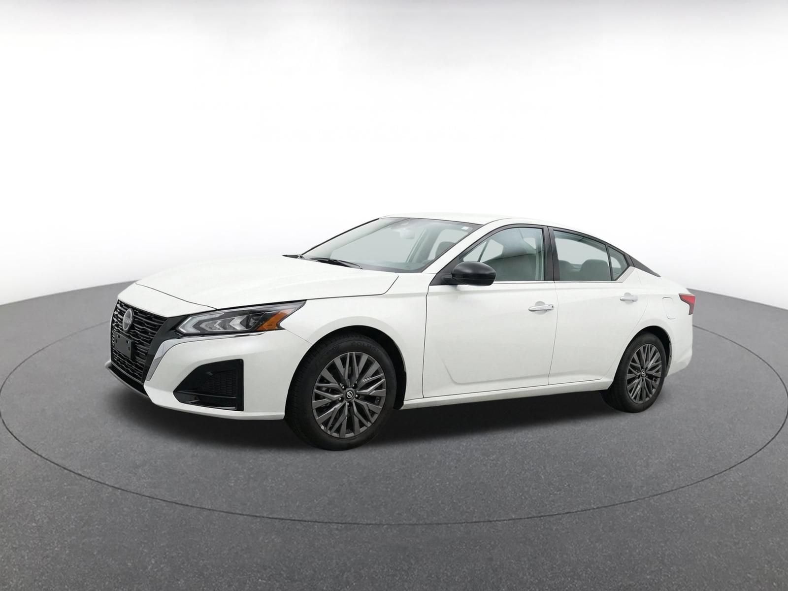 Thumbnail: 2025 Nissan Altima - 3