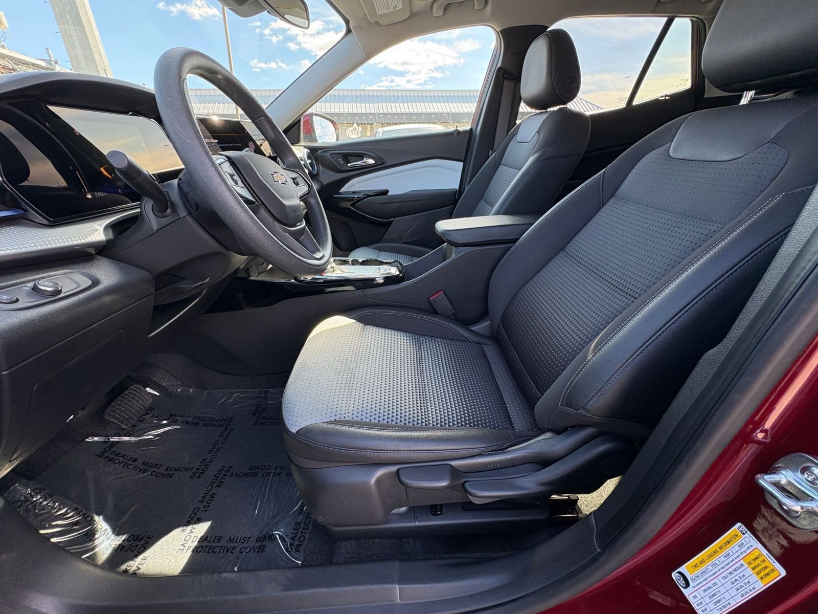 Thumbnail: 2025 Chevrolet Trax - 25