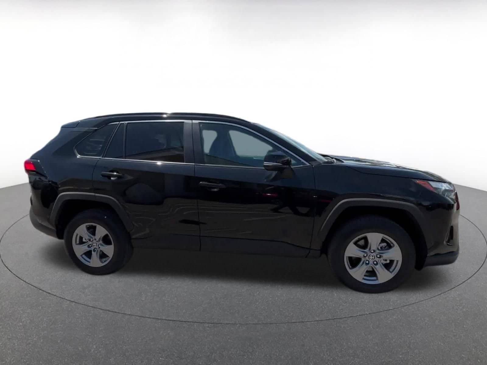 Thumbnail: 2025 Toyota RAV4 - 15
