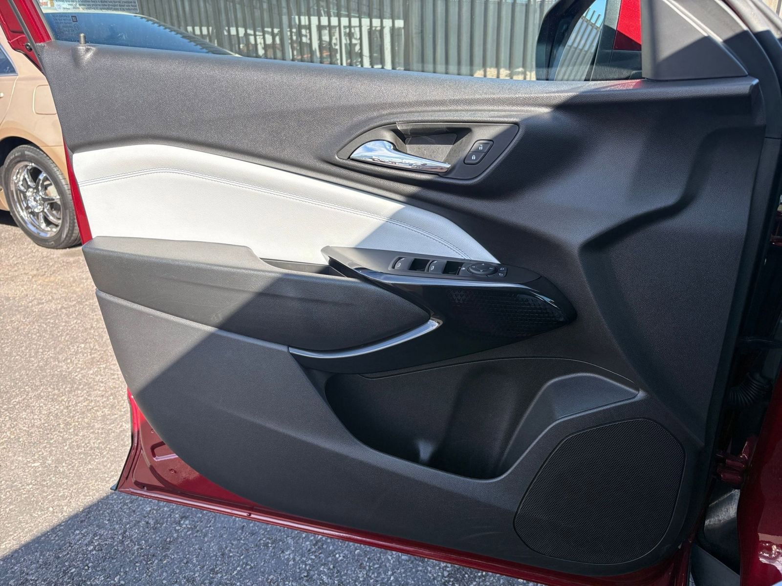 Thumbnail: 2025 Chevrolet Trax - 18