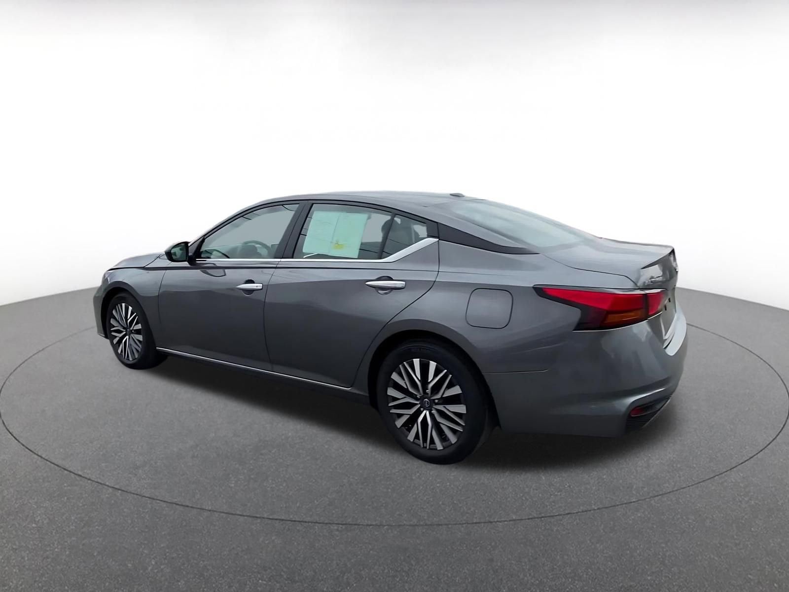 Thumbnail: 2025 Nissan Altima - 10