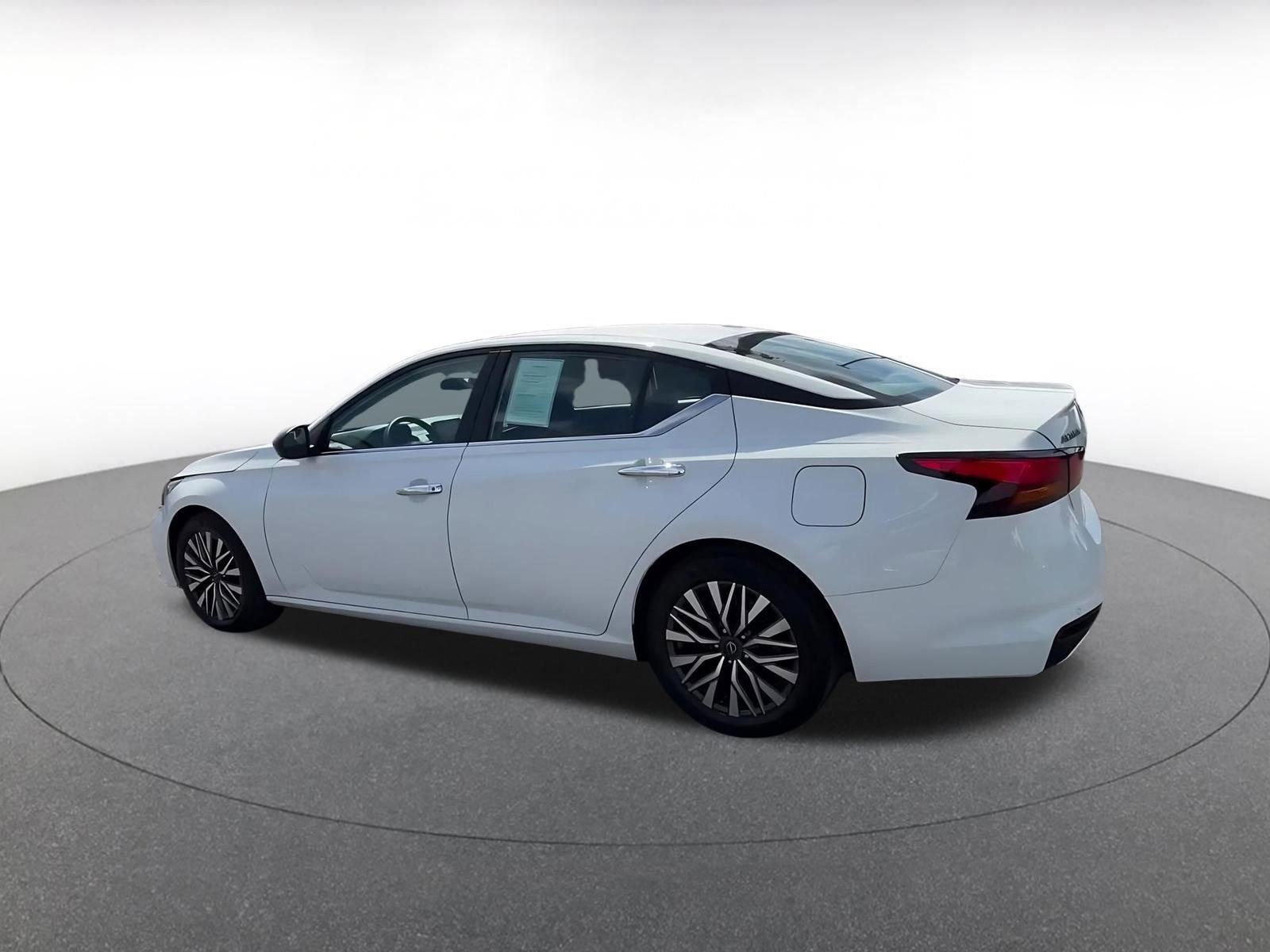 Thumbnail: 2025 Nissan Altima - 10