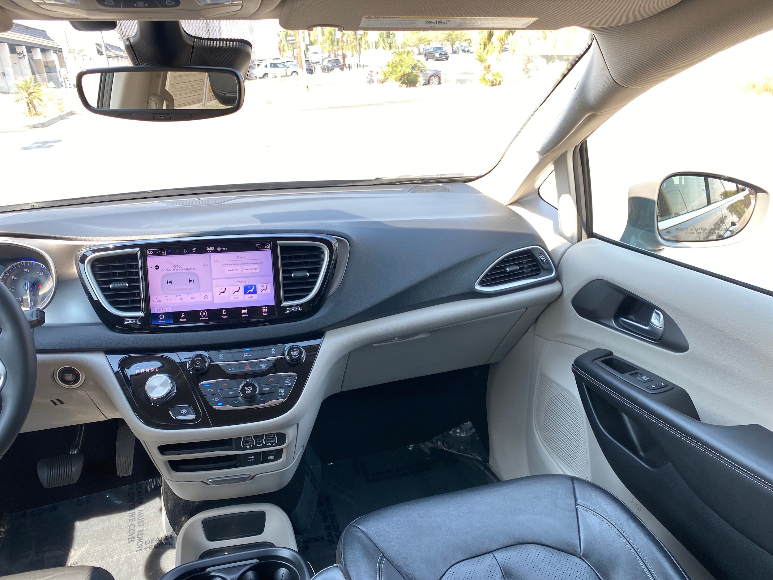 2022 Chrysler Pacifica Touring L 29