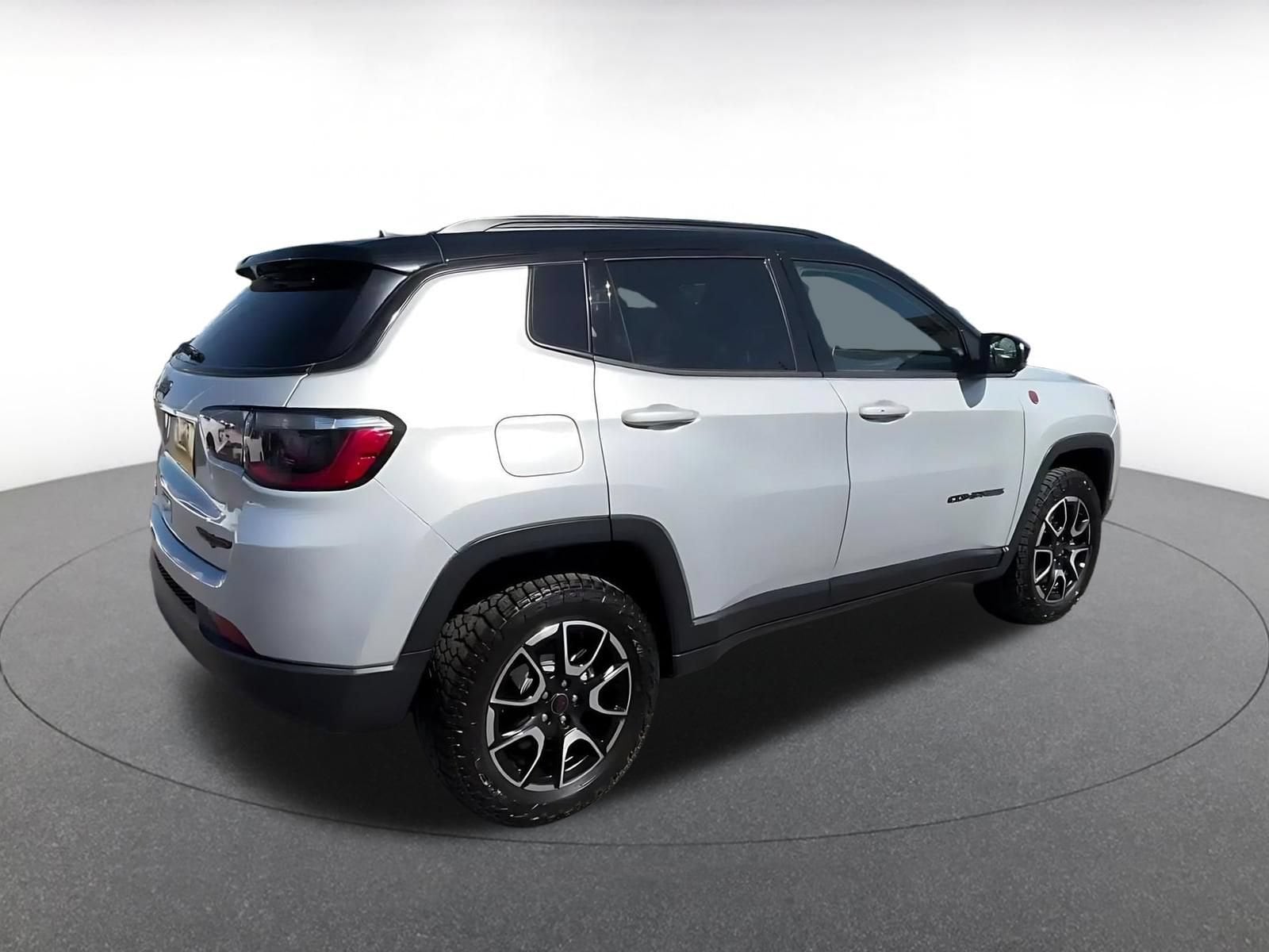 Thumbnail: 2025 Jeep Compass - 11