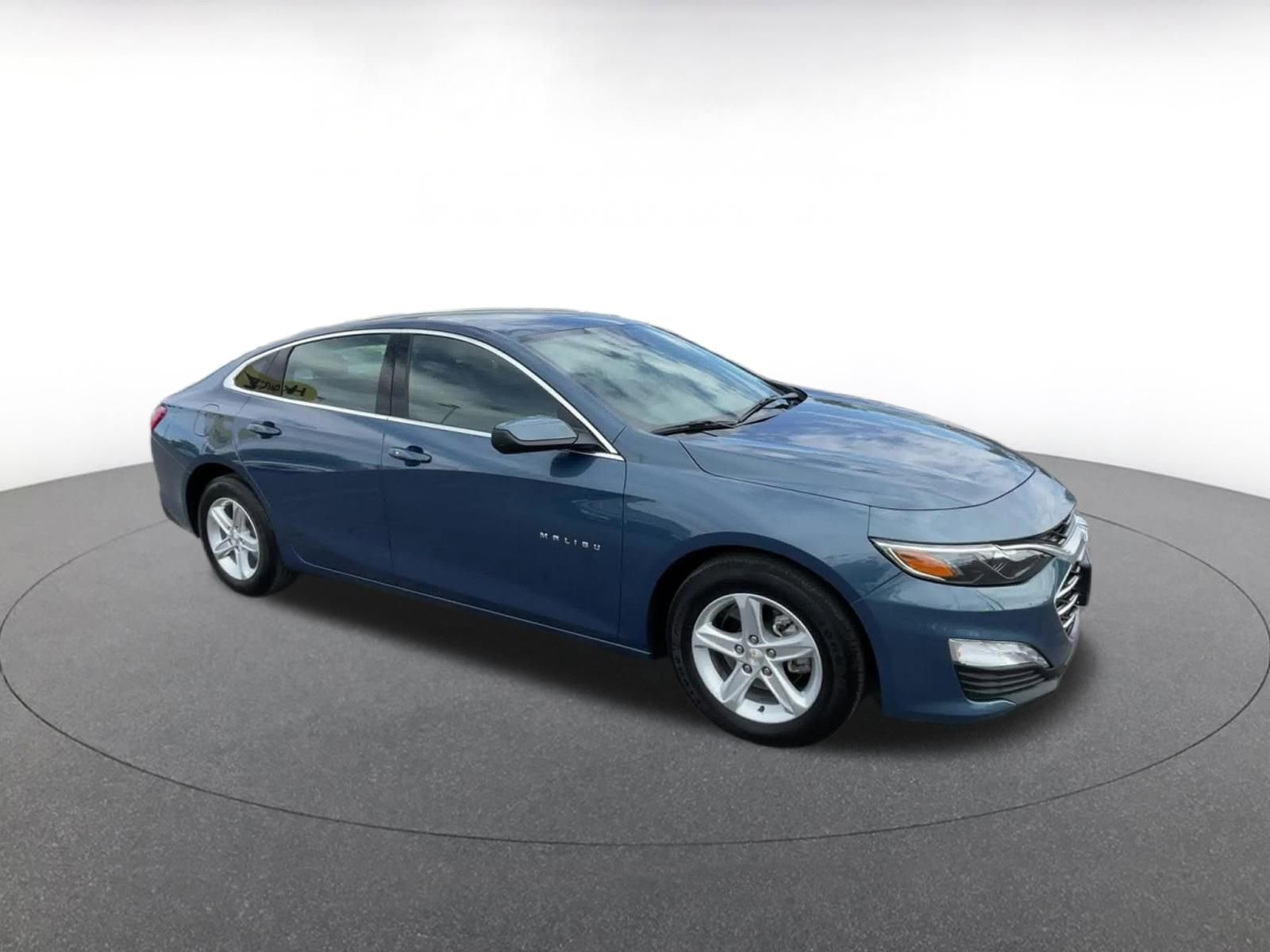 Thumbnail: 2024 Chevrolet Malibu - 2