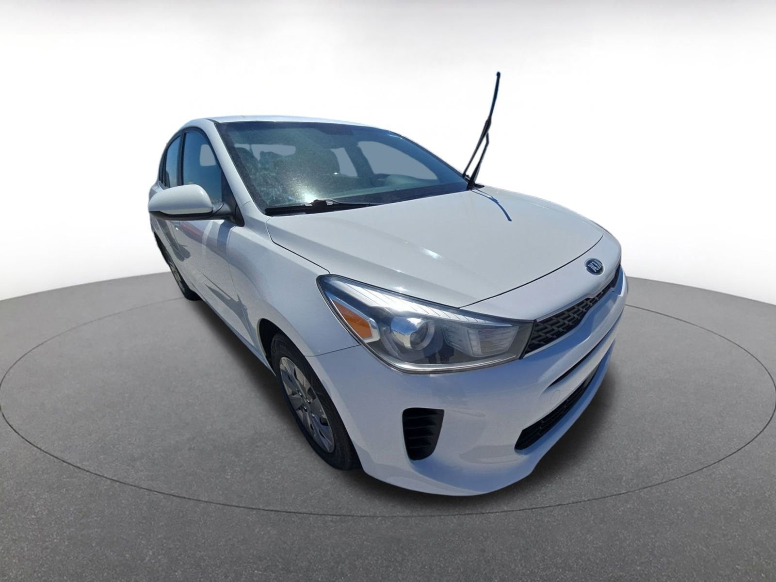 Thumbnail: 2019 Kia Rio - 1