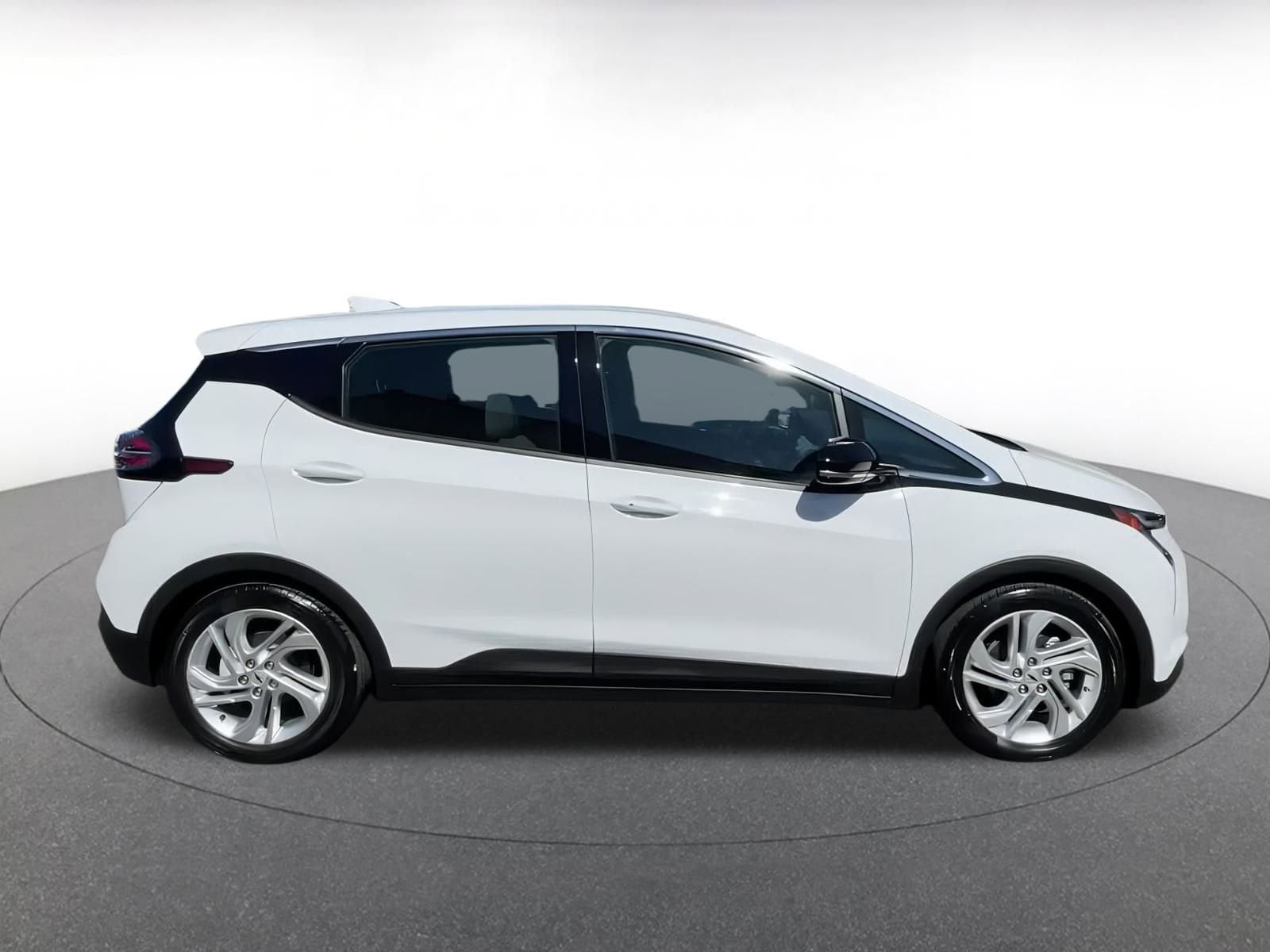 Thumbnail: 2023 Chevrolet Bolt EV - 16