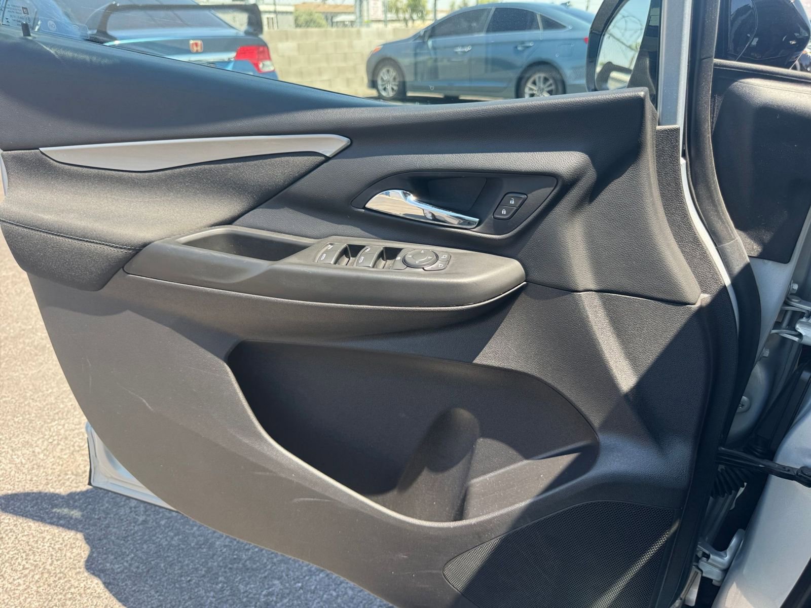 Thumbnail: 2023 Chevrolet Bolt EV - 24