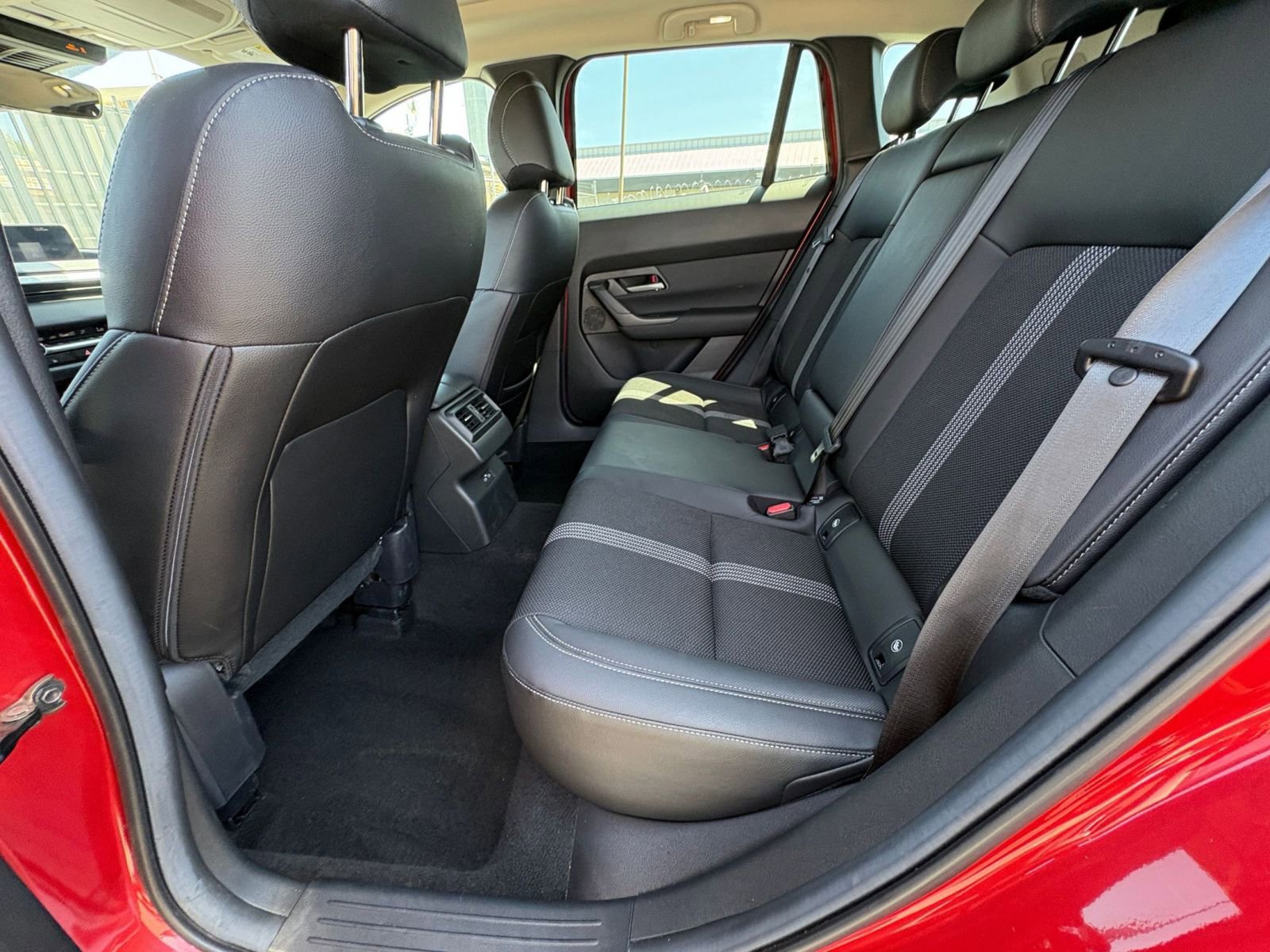 Thumbnail: 2025 Mazda CX-50 - 28