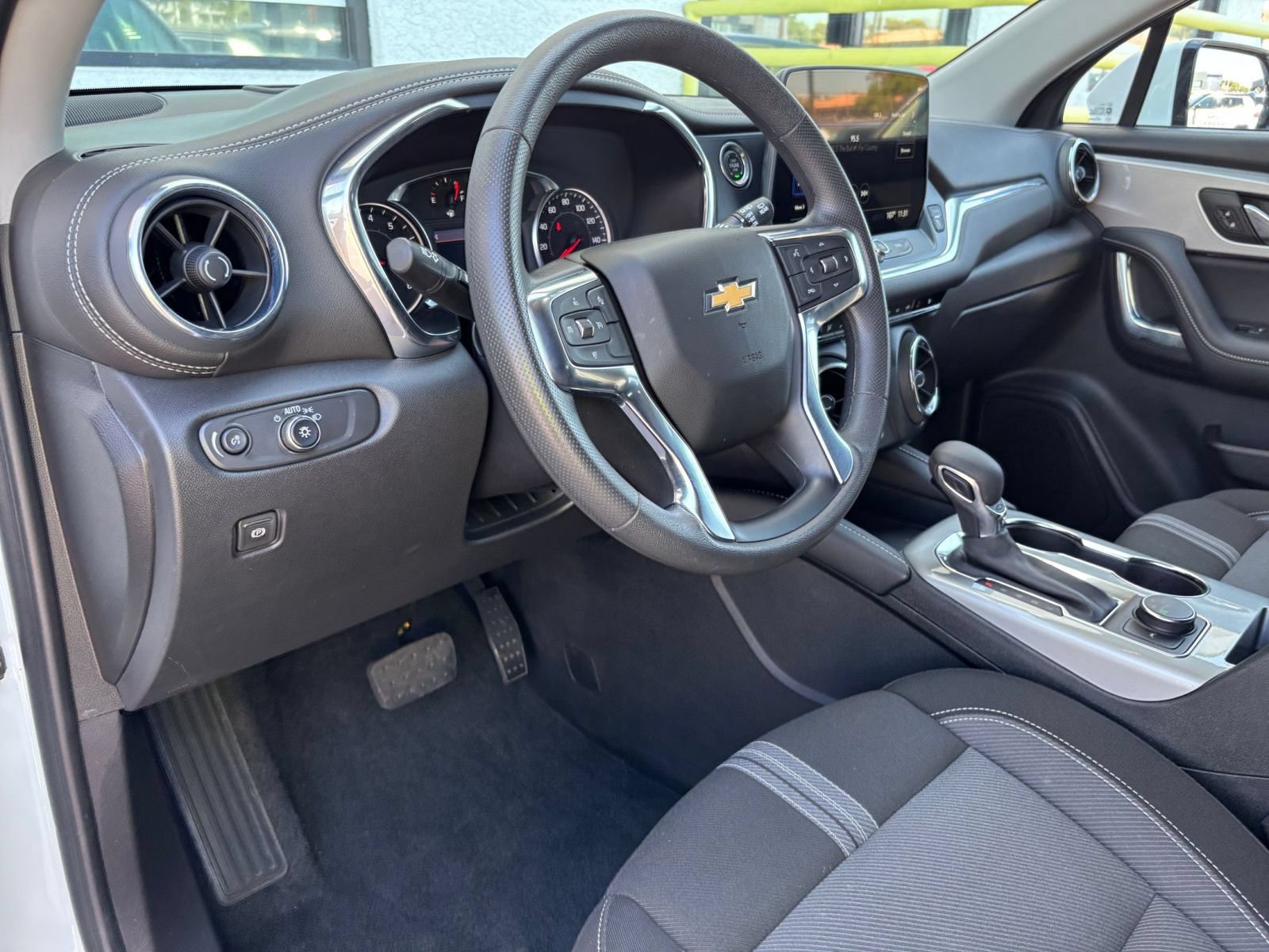 Thumbnail: 2025 Chevrolet Blazer - 30