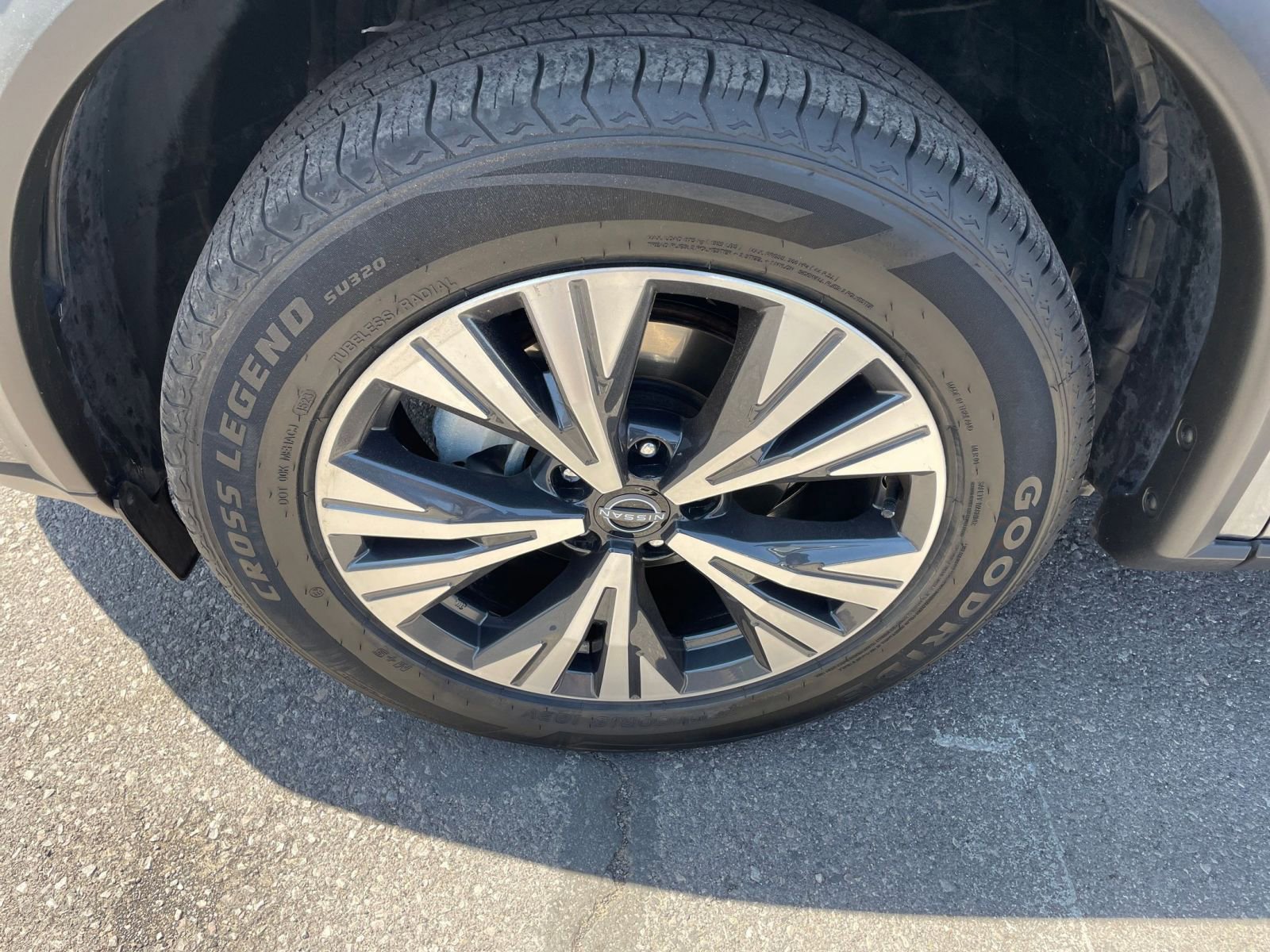 2023 Nissan Rogue SV 23
