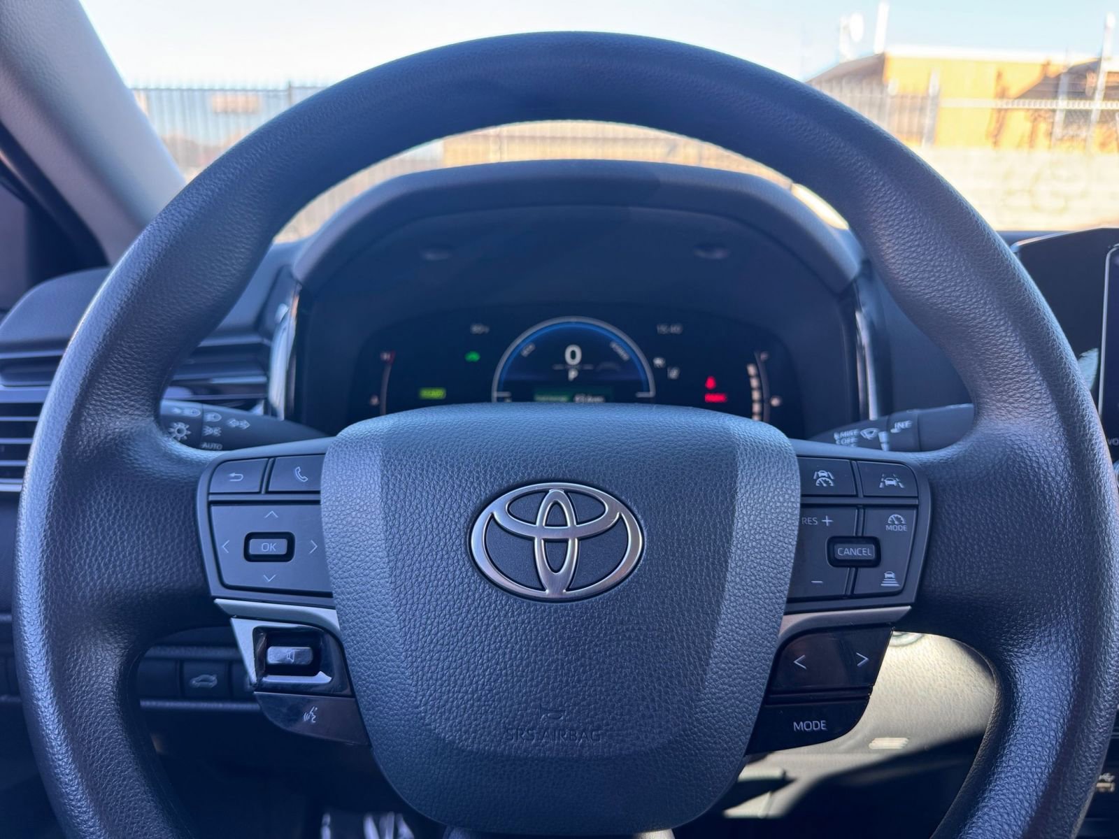 Thumbnail: 2025 Toyota Camry - 25