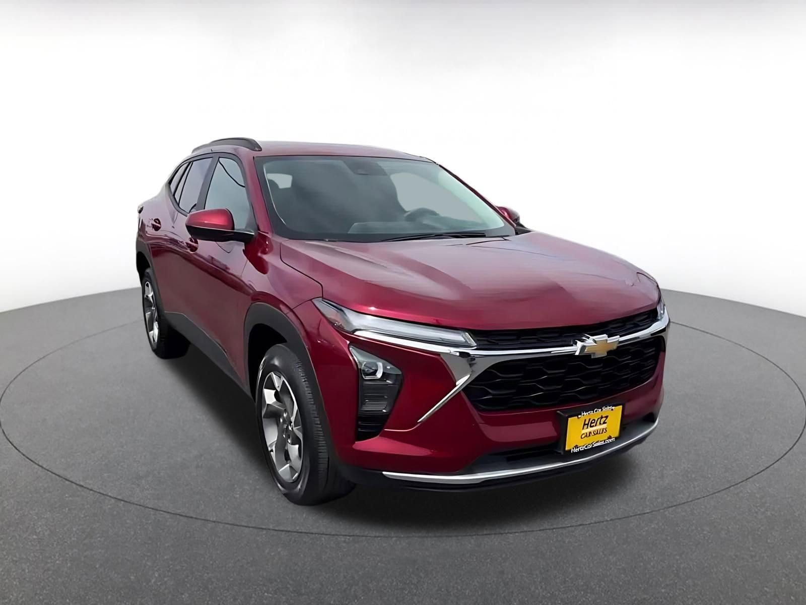 Thumbnail: 2025 Chevrolet Trax - 3