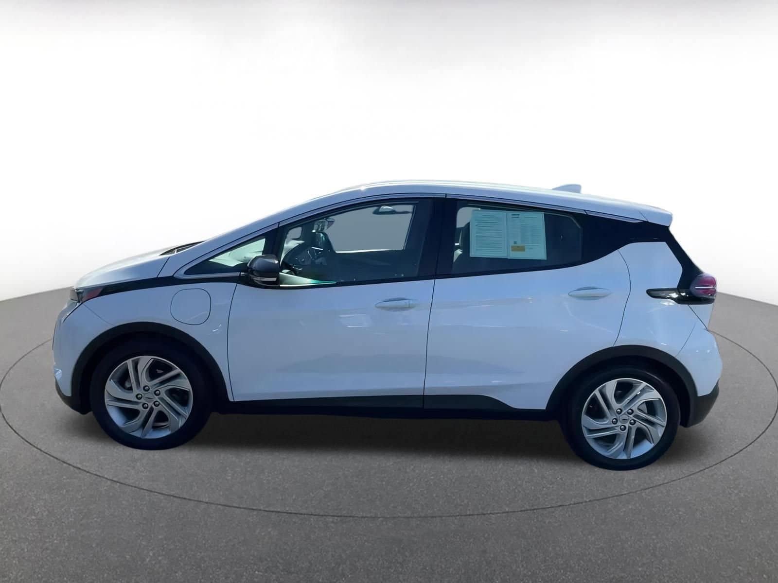 Thumbnail: 2023 Chevrolet Bolt EV - 9