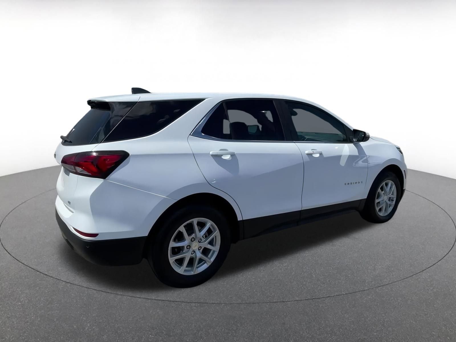 Thumbnail: 2022 Chevrolet Equinox - 15