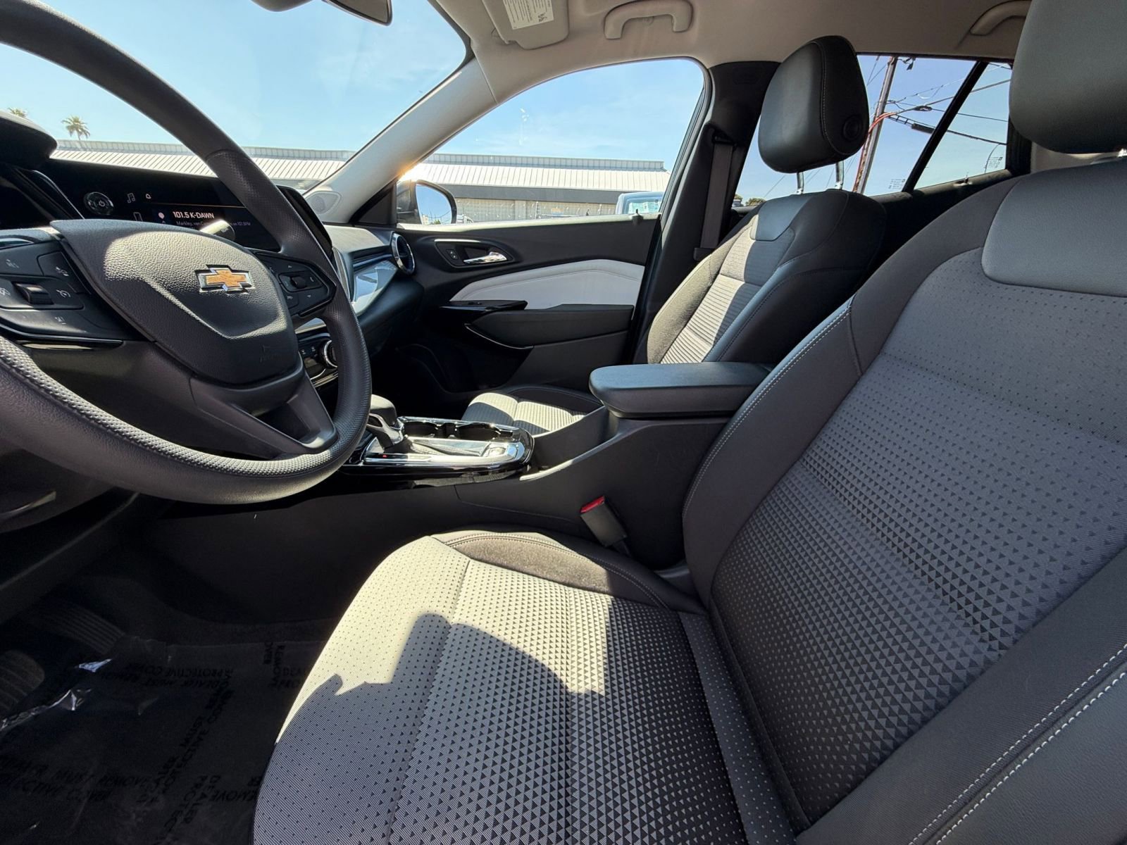 Thumbnail: 2025 Chevrolet Trax - 25
