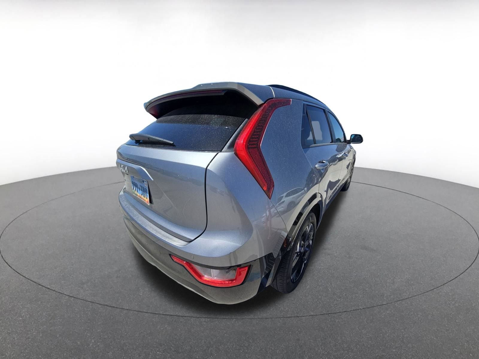Thumbnail: 2023 Kia Niro - 8