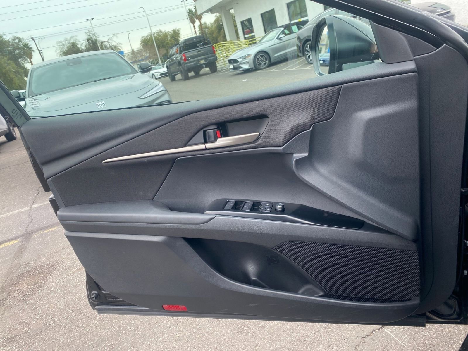 Thumbnail: 2025 Toyota Camry - 20