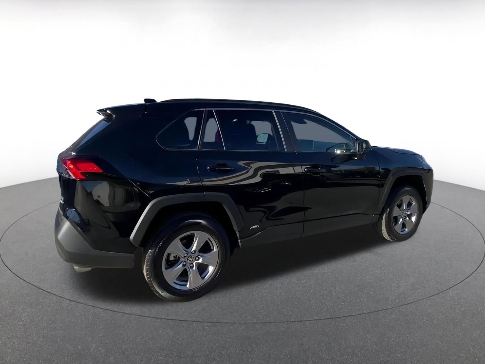 Thumbnail: 2025 Toyota RAV4 - 15