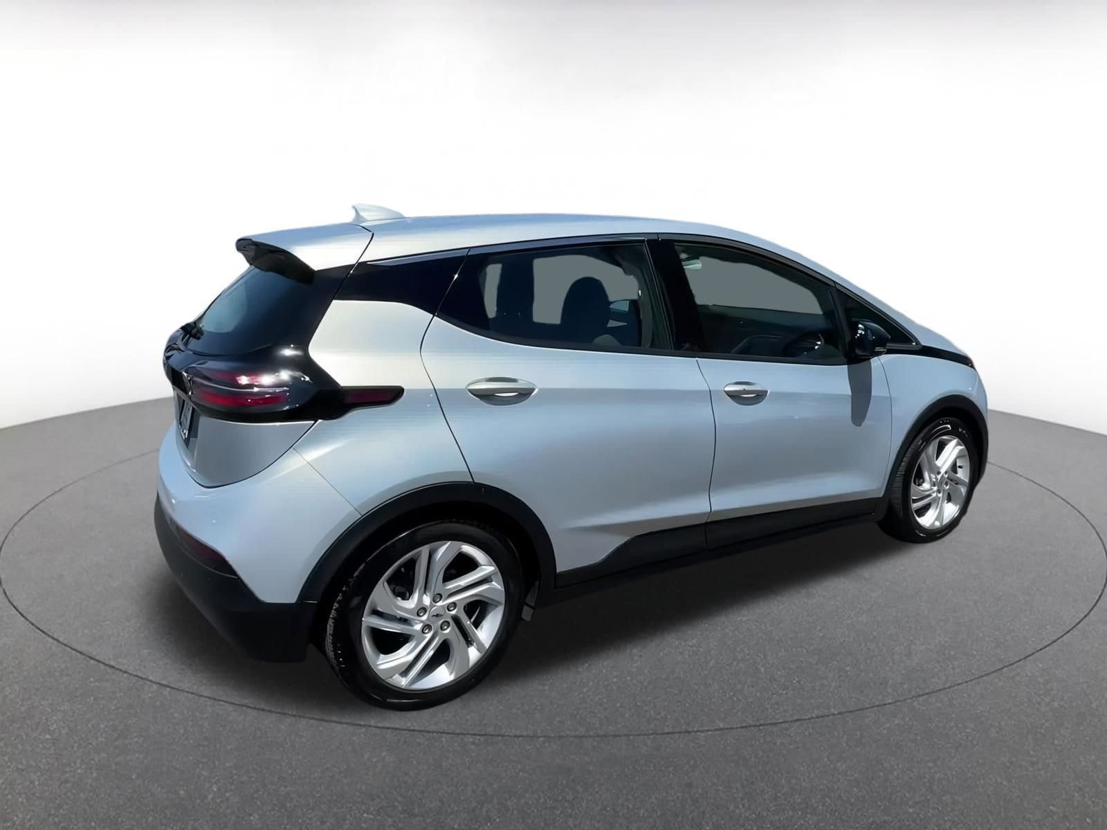 Thumbnail: 2023 Chevrolet Bolt EV - 15