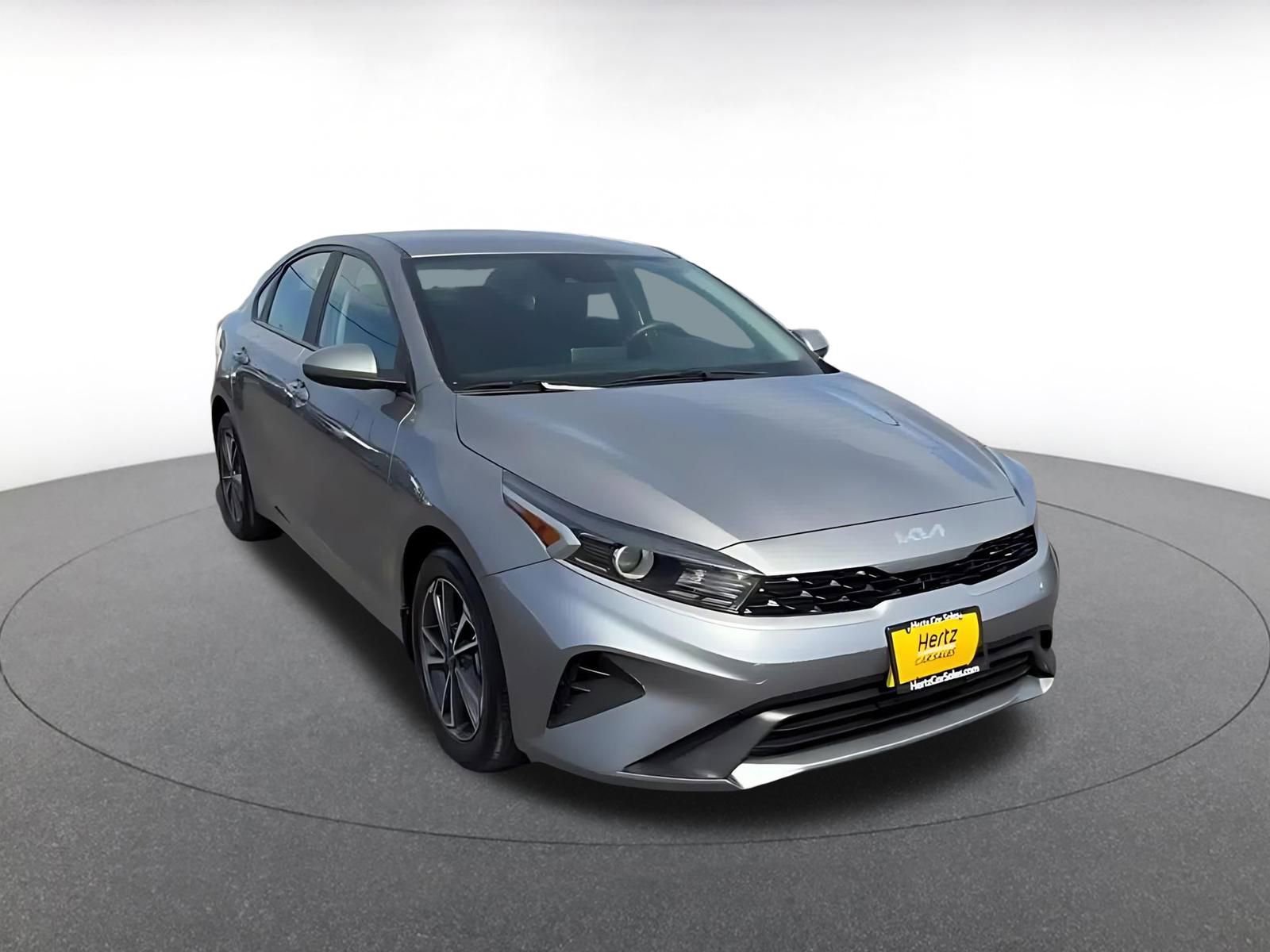 Thumbnail: 2023 Kia Forte - 3