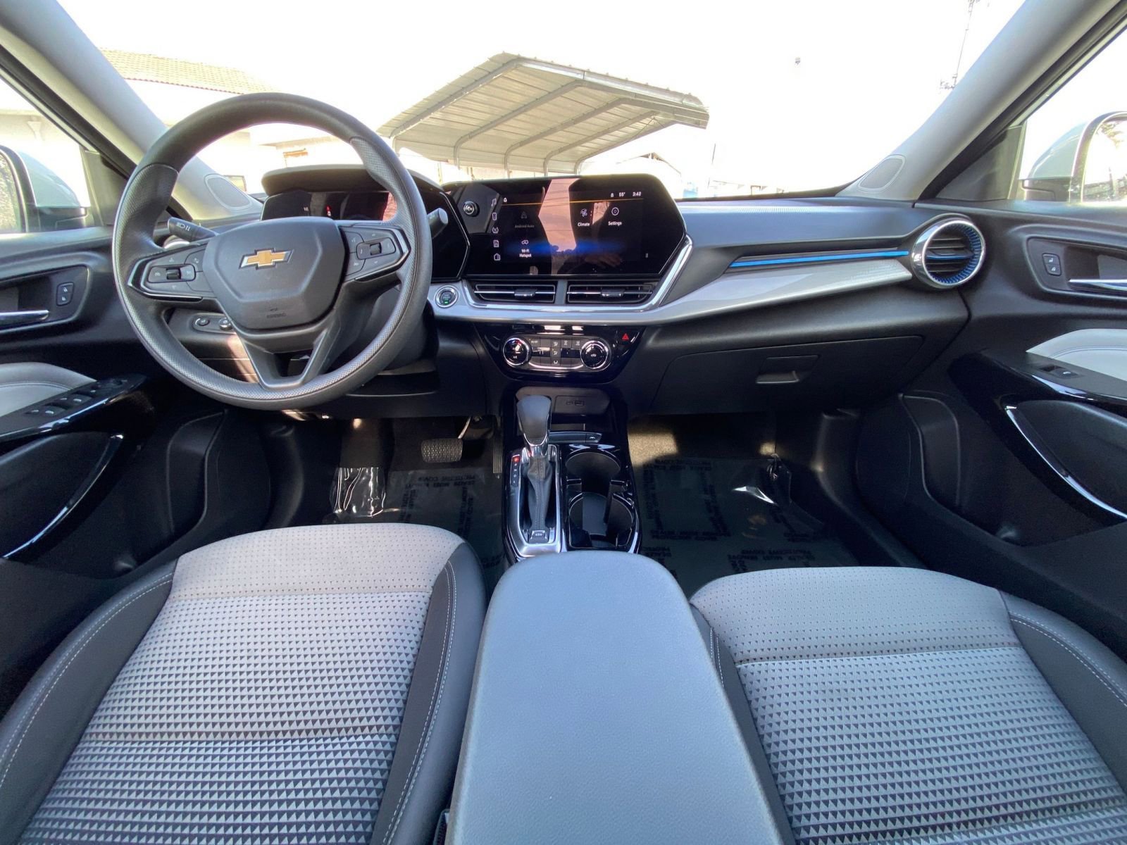 Thumbnail: 2025 Chevrolet Trax - 32