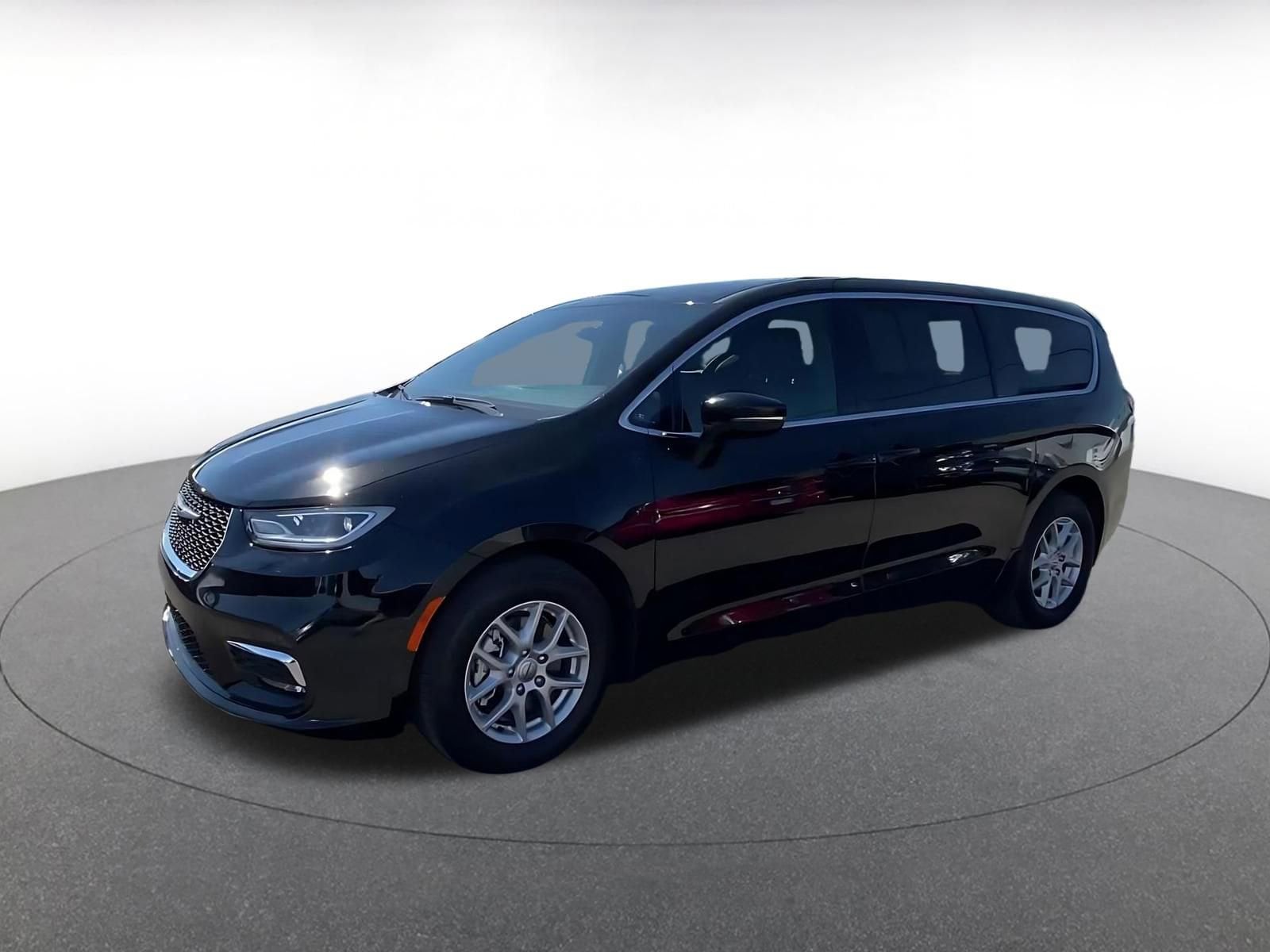 Thumbnail: 2025 Chrysler Pacifica - 8