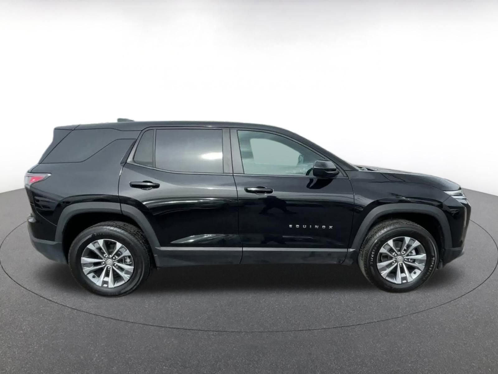 Thumbnail: 2025 Chevrolet Equinox - 16