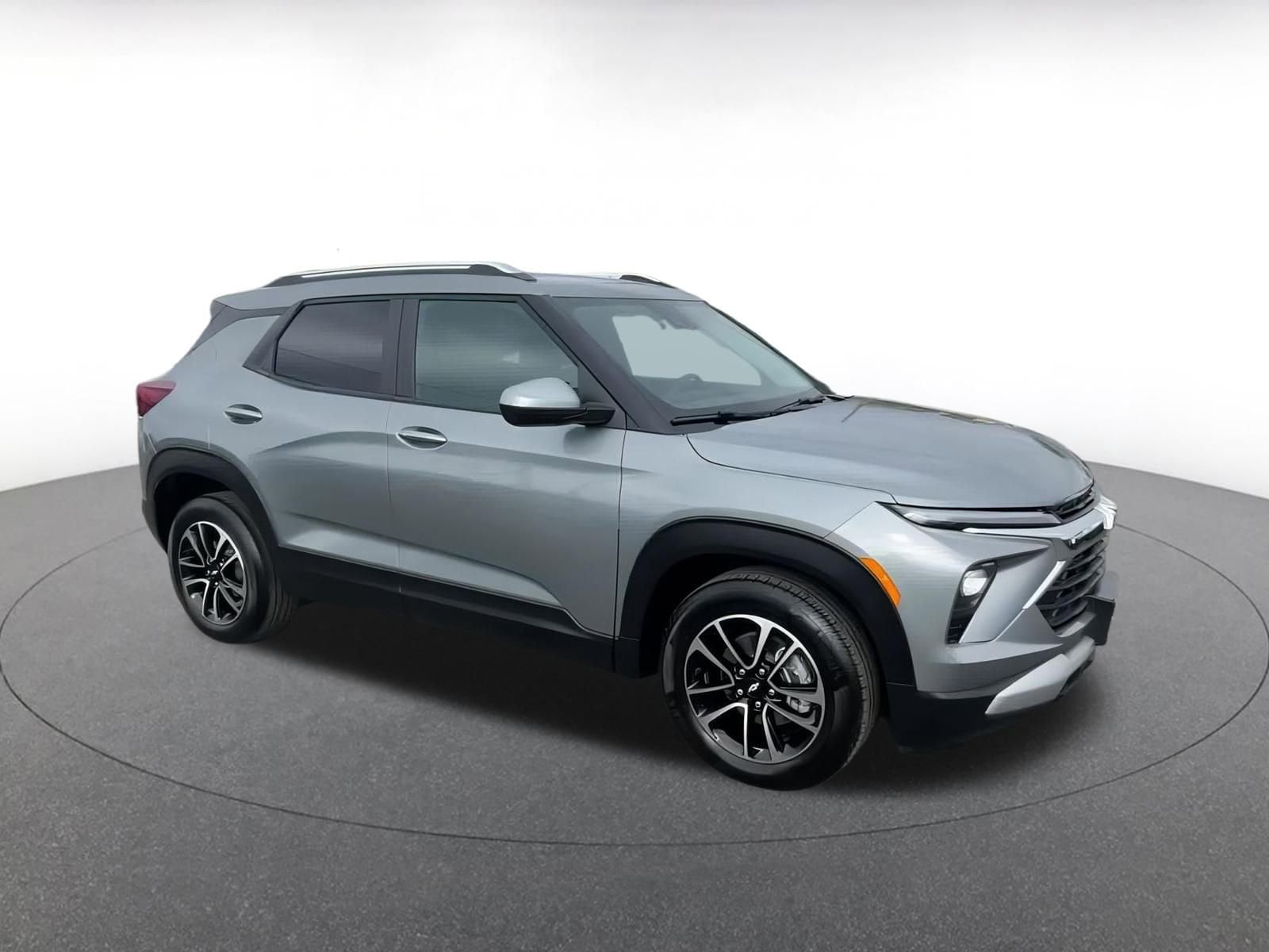 Thumbnail: 2025 Chevrolet TrailBlazer - 2