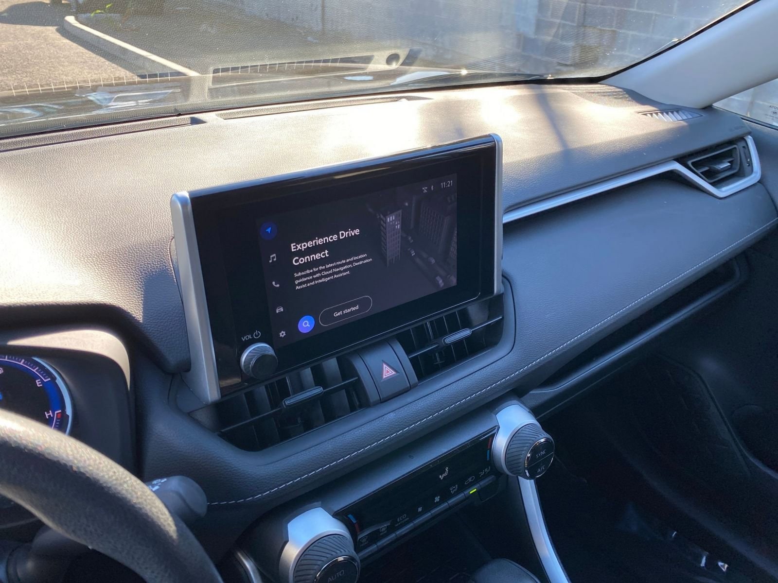 Thumbnail: 2025 Toyota RAV4 - 18