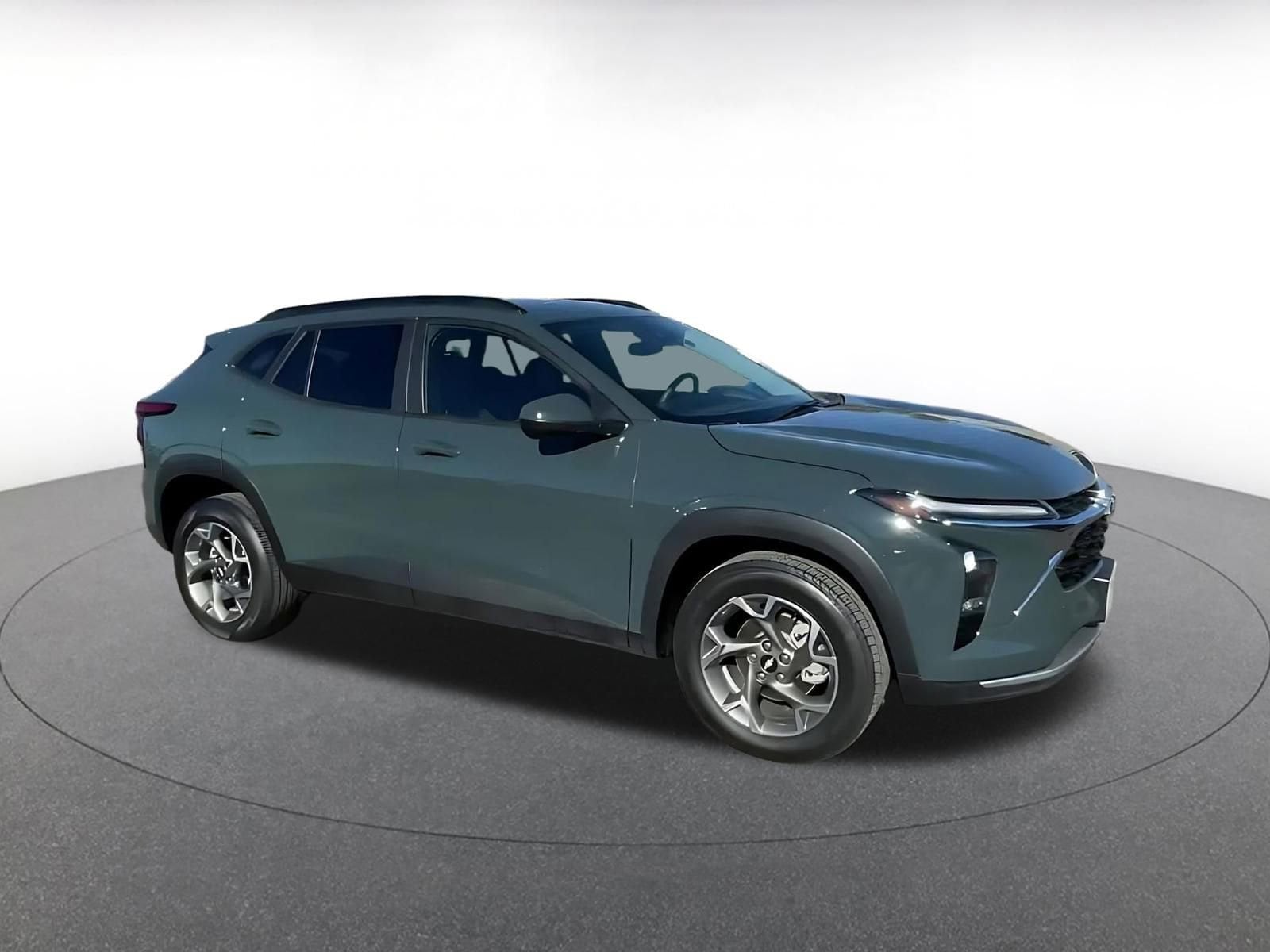 Thumbnail: 2025 Chevrolet Trax - 2