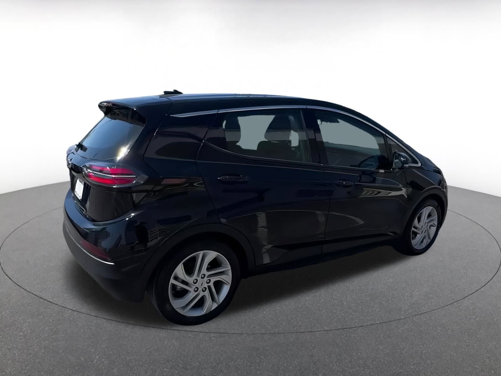 Thumbnail: 2023 Chevrolet Bolt EV - 14