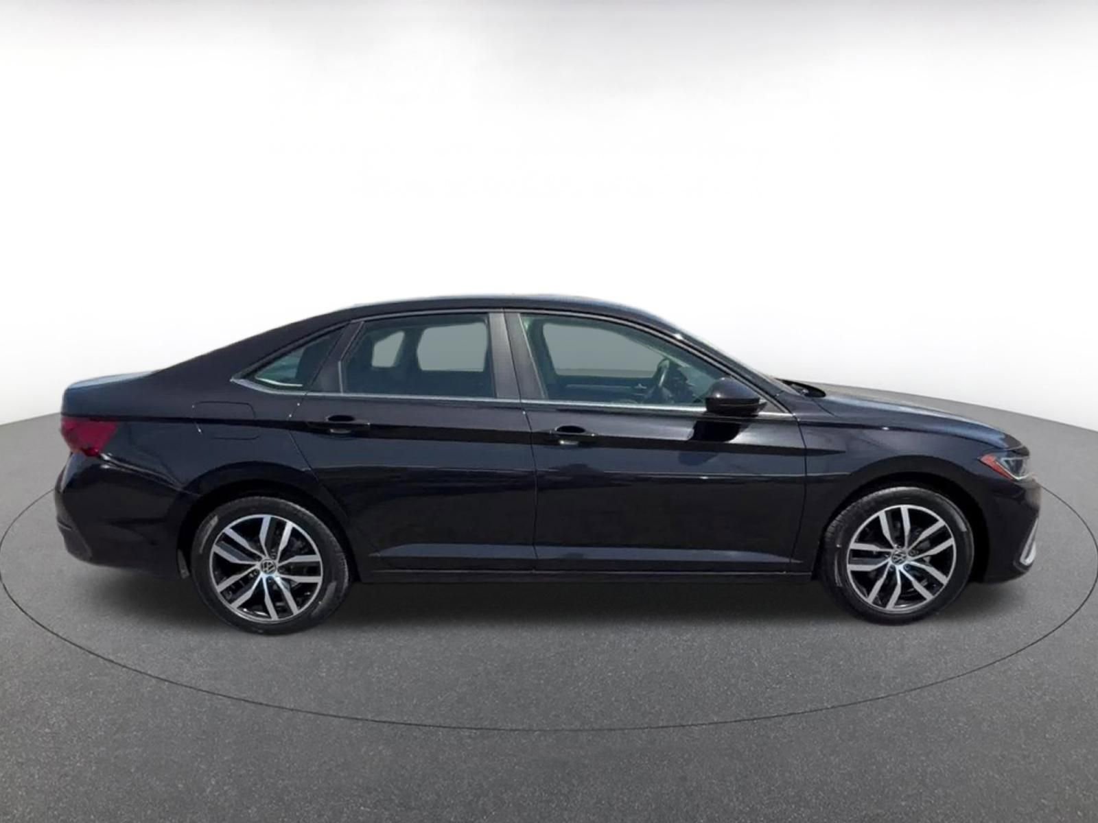 Thumbnail: 2025 Volkswagen Jetta - 16