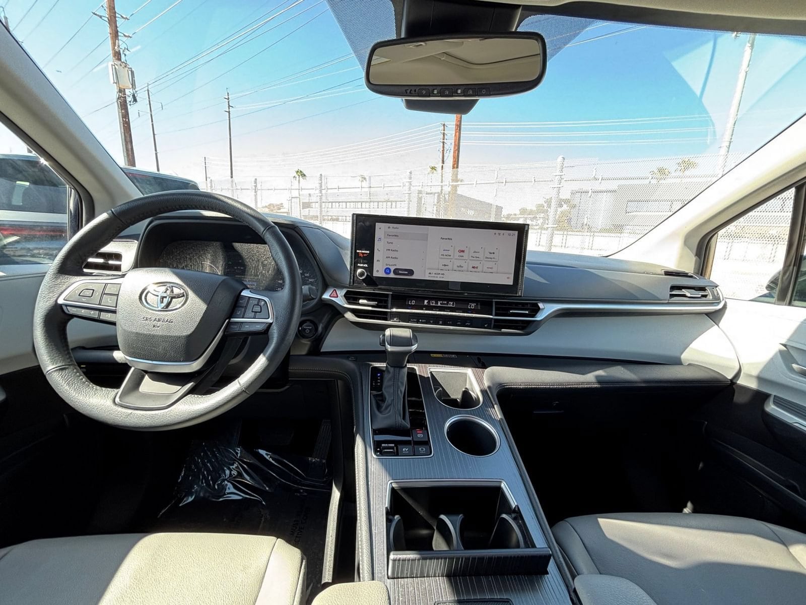 Thumbnail: 2025 Toyota Sienna - 35