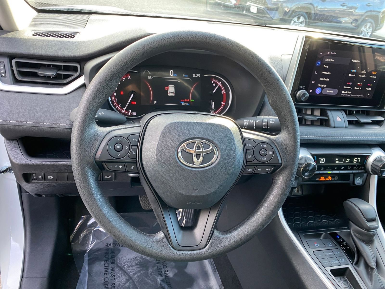 Thumbnail: 2025 Toyota RAV4 - 28