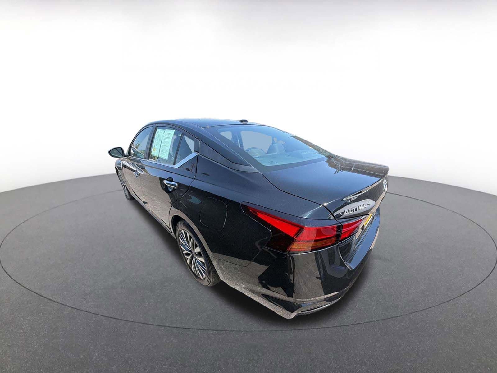 Thumbnail: 2025 Nissan Altima - 10