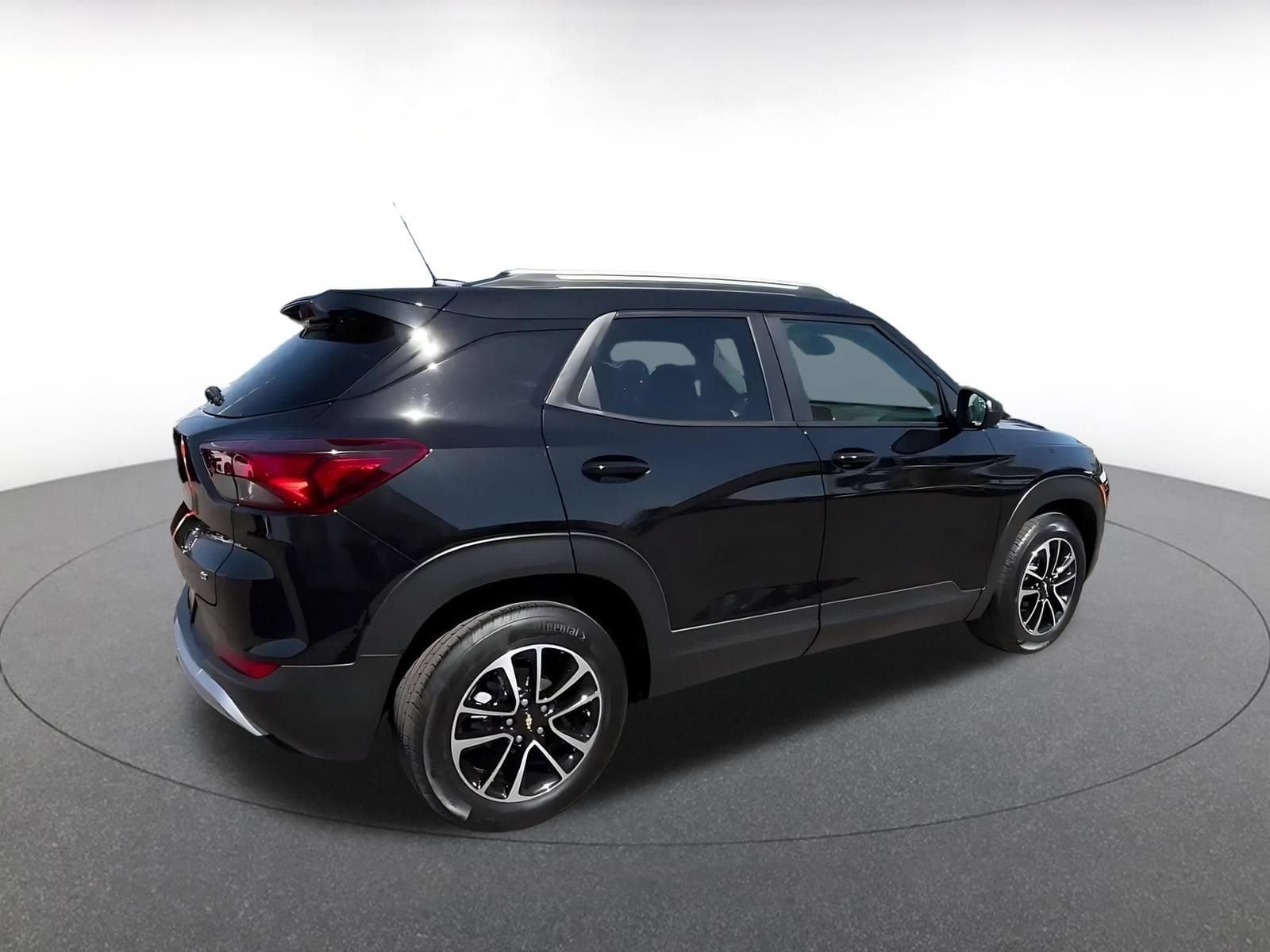 Thumbnail: 2025 Chevrolet TrailBlazer - 15