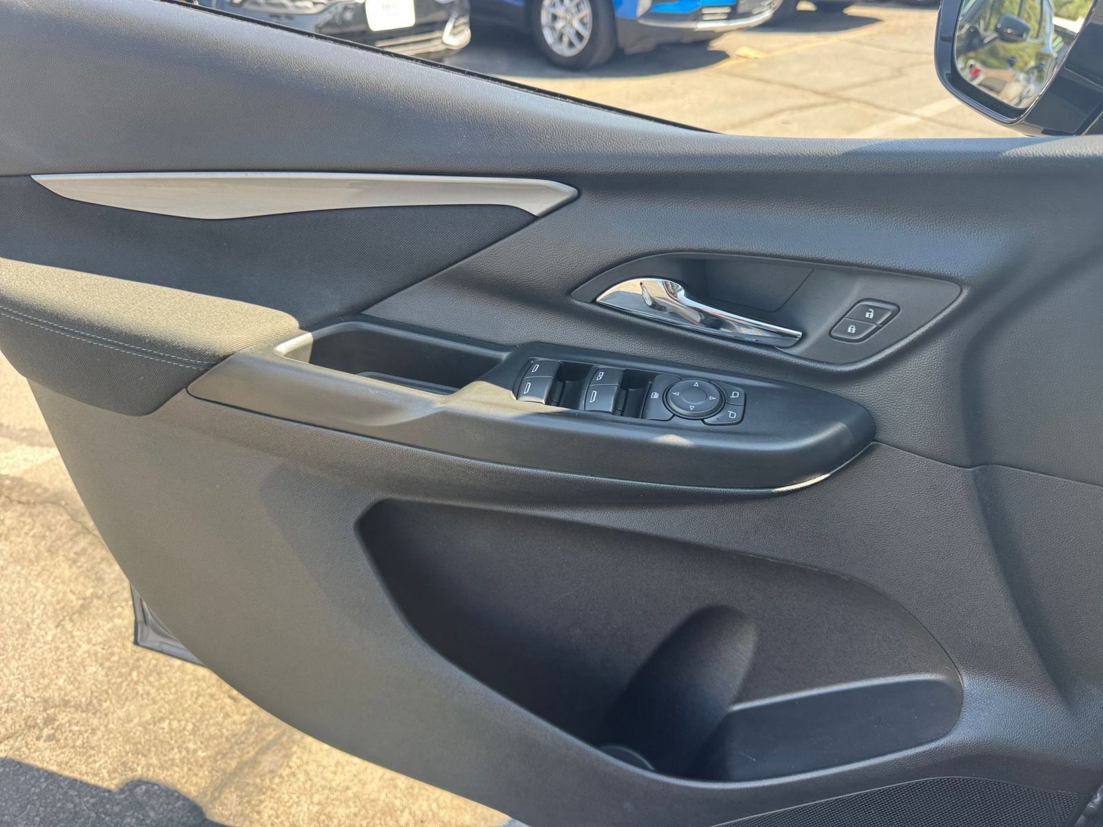 Thumbnail: 2023 Chevrolet Bolt EV - 24