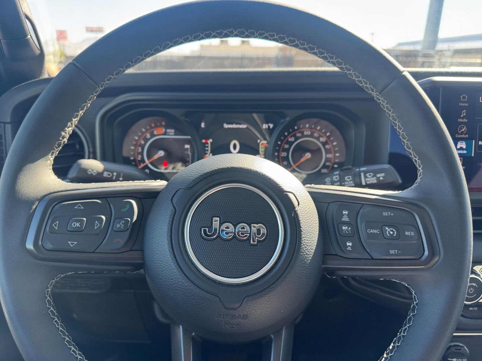 Thumbnail: 2025 Jeep Wrangler - 25