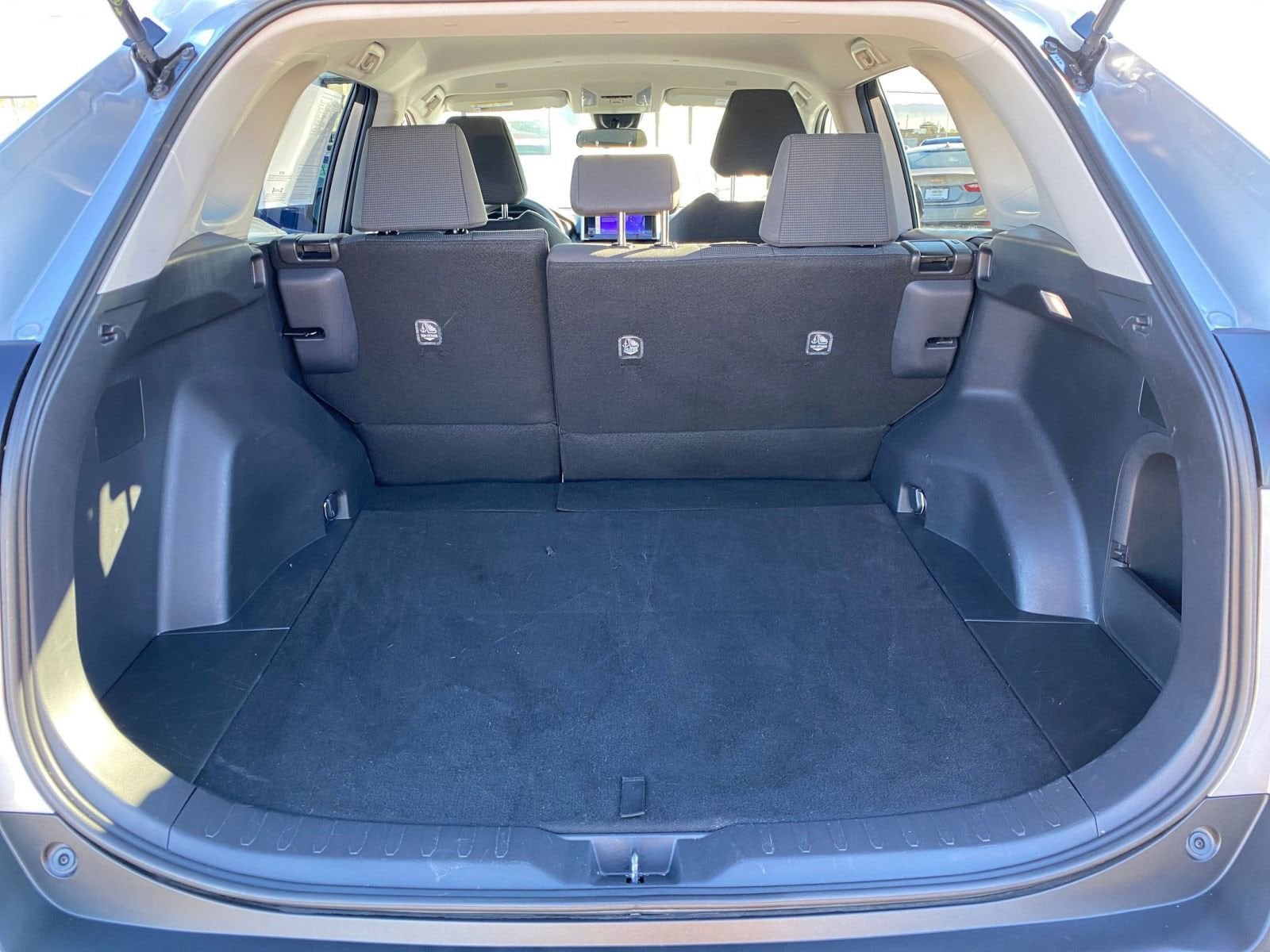 Thumbnail: 2025 Toyota RAV4 - 31