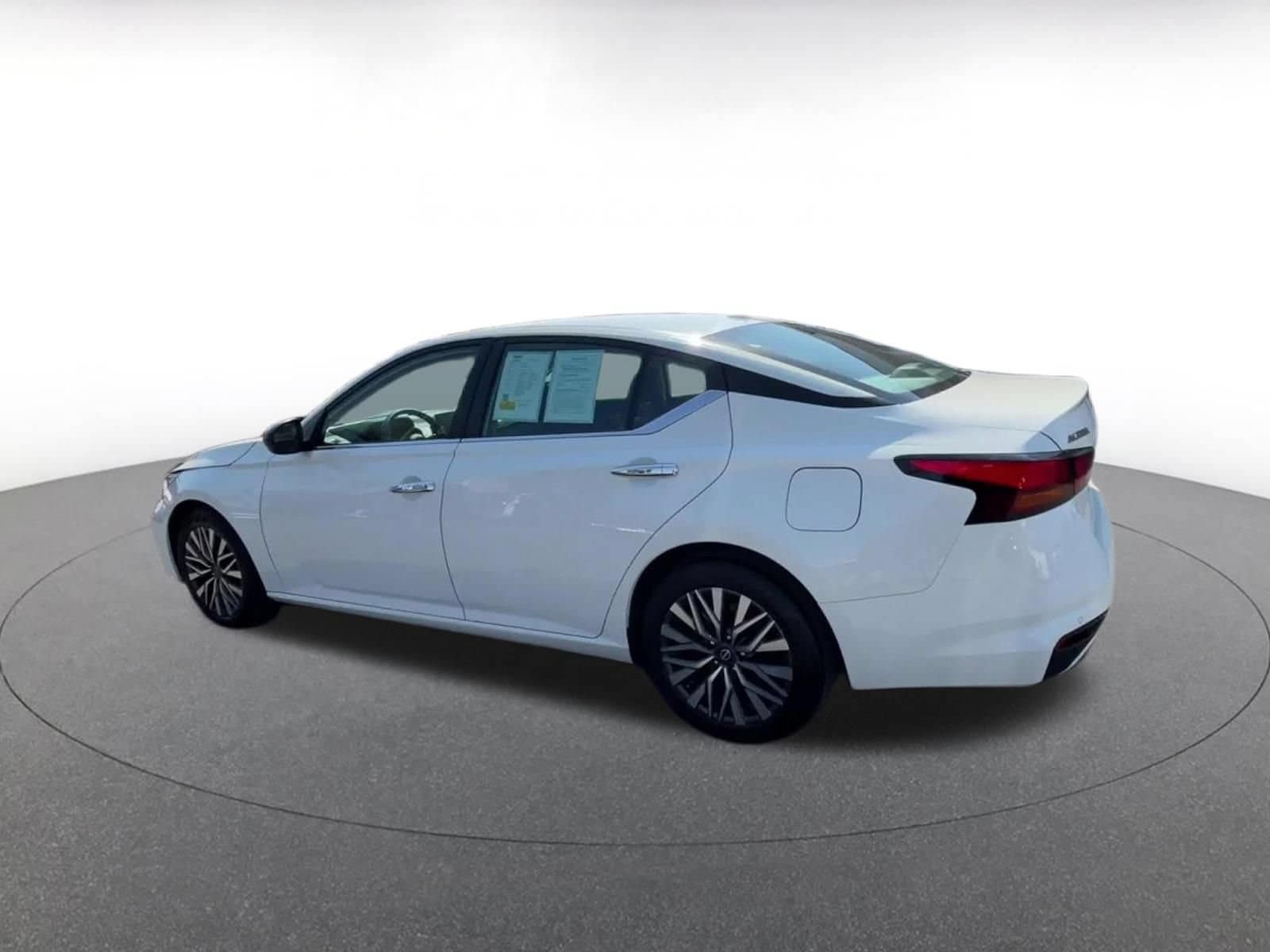 Thumbnail: 2025 Nissan Altima - 9