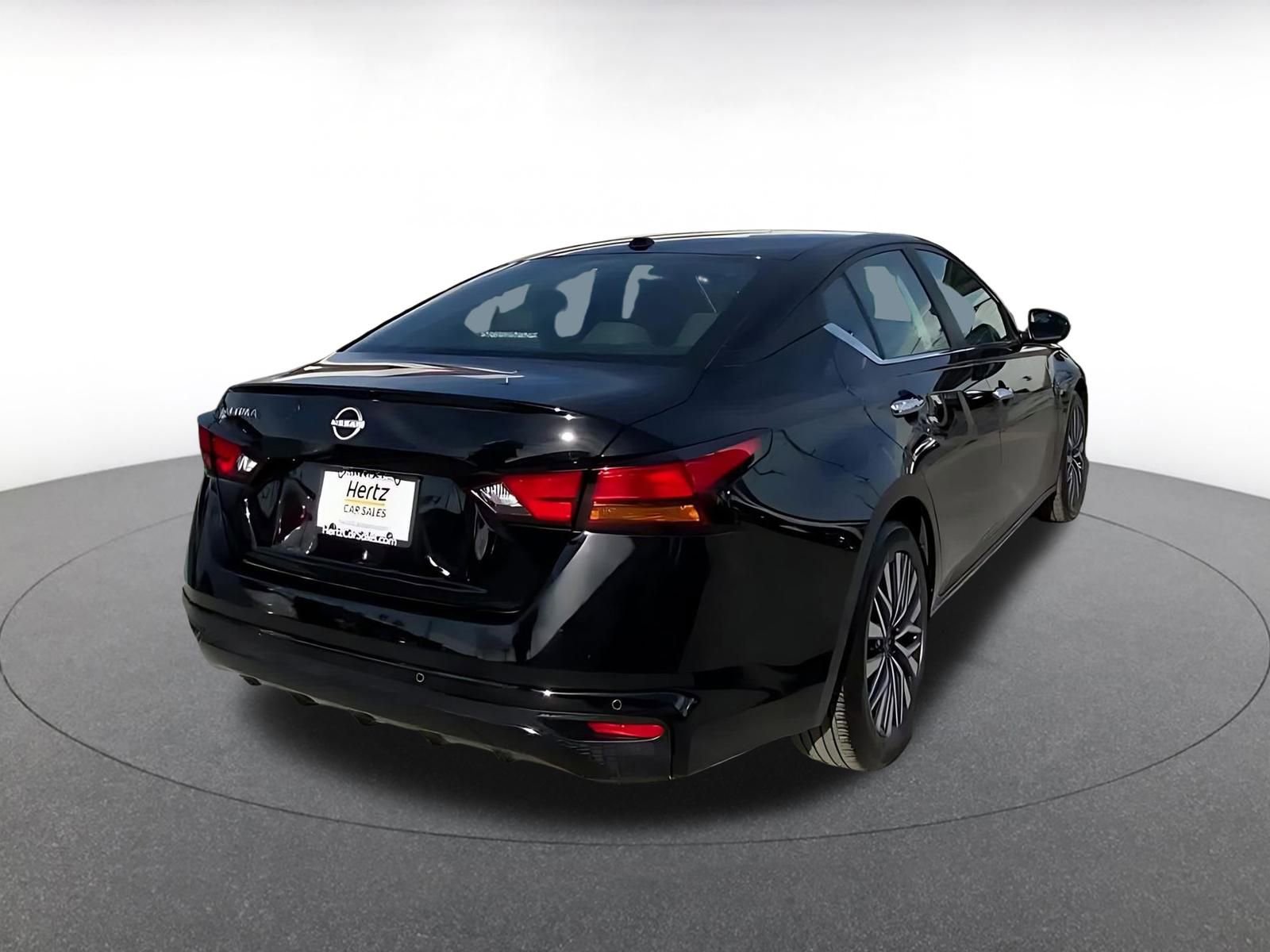 Thumbnail: 2025 Nissan Altima - 12