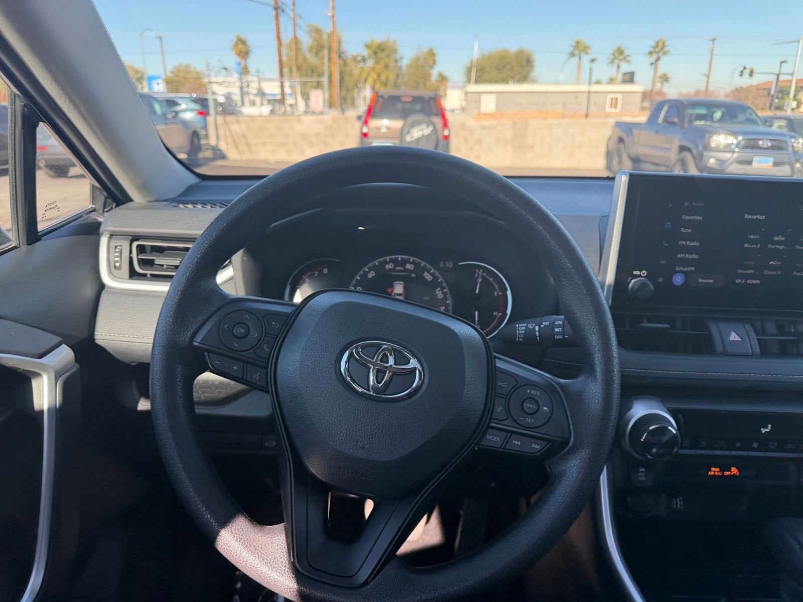 Thumbnail: 2025 Toyota RAV4 - 34