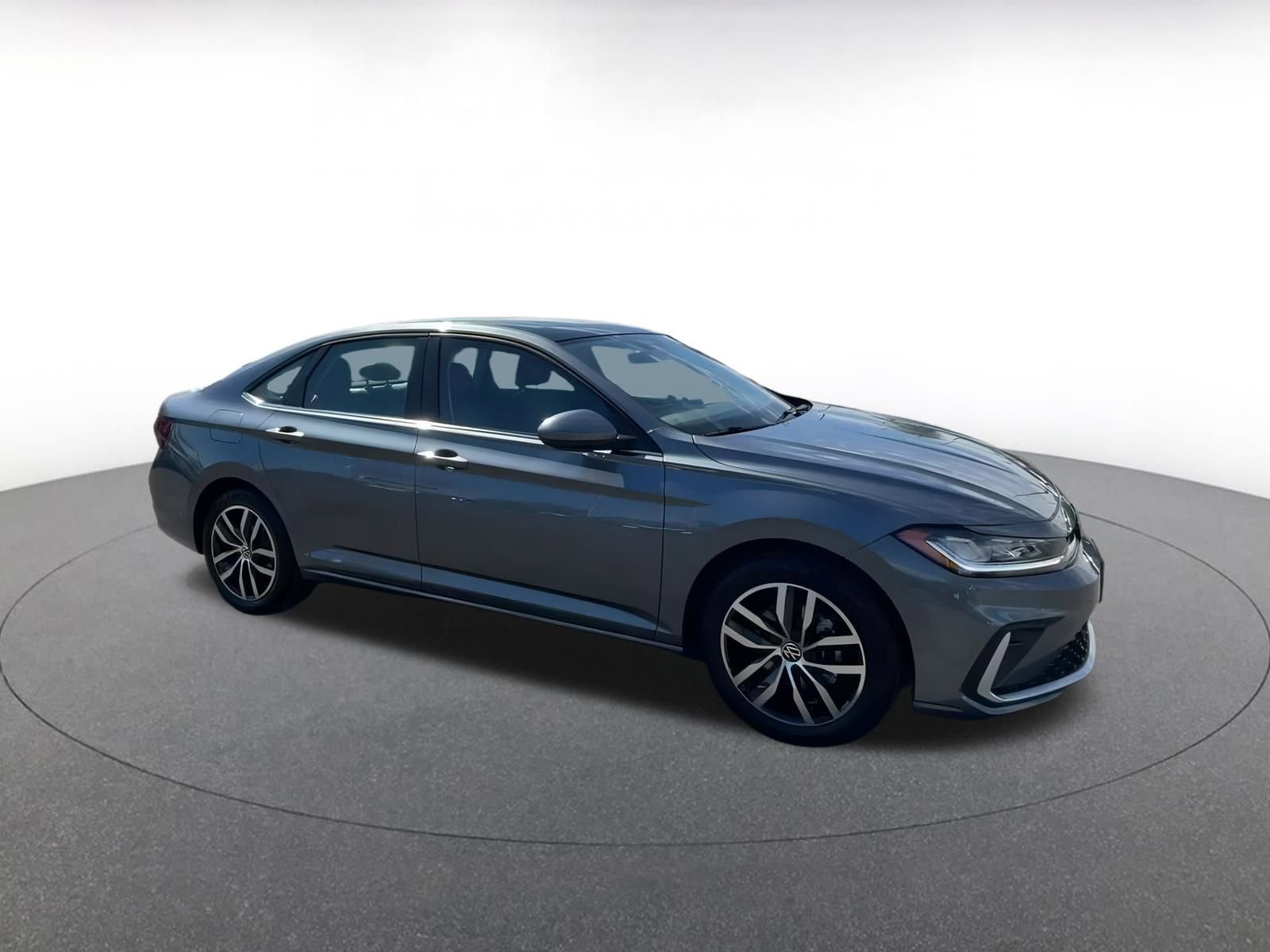 Thumbnail: 2025 Volkswagen Jetta - 2