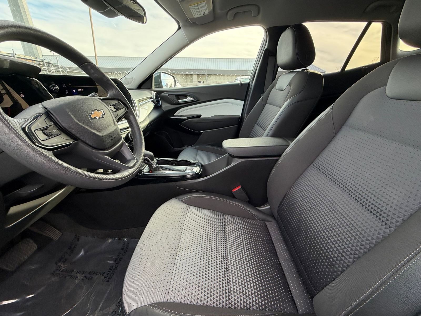 Thumbnail: 2025 Chevrolet Trax - 24