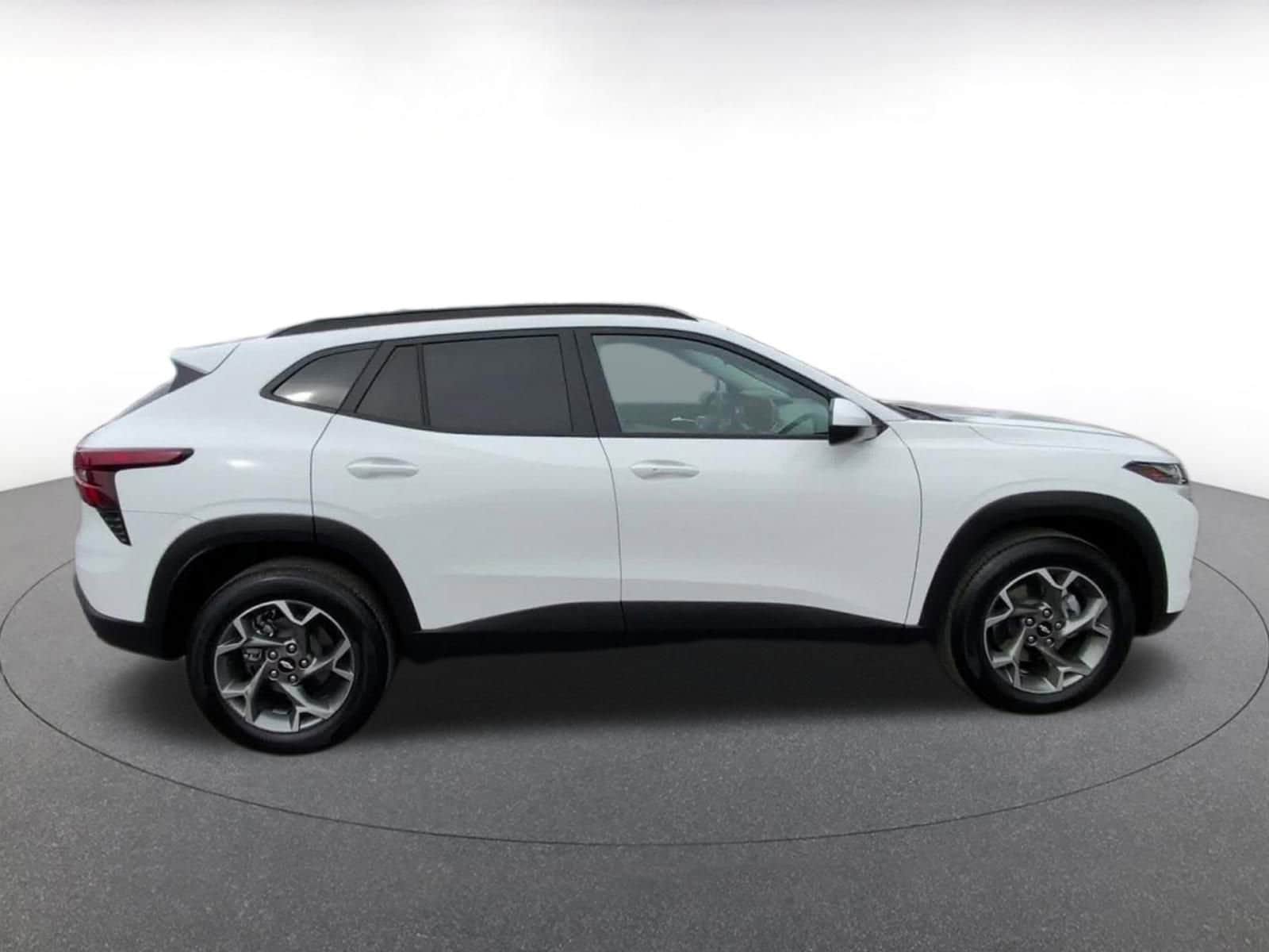 Thumbnail: 2025 Chevrolet Trax - 16