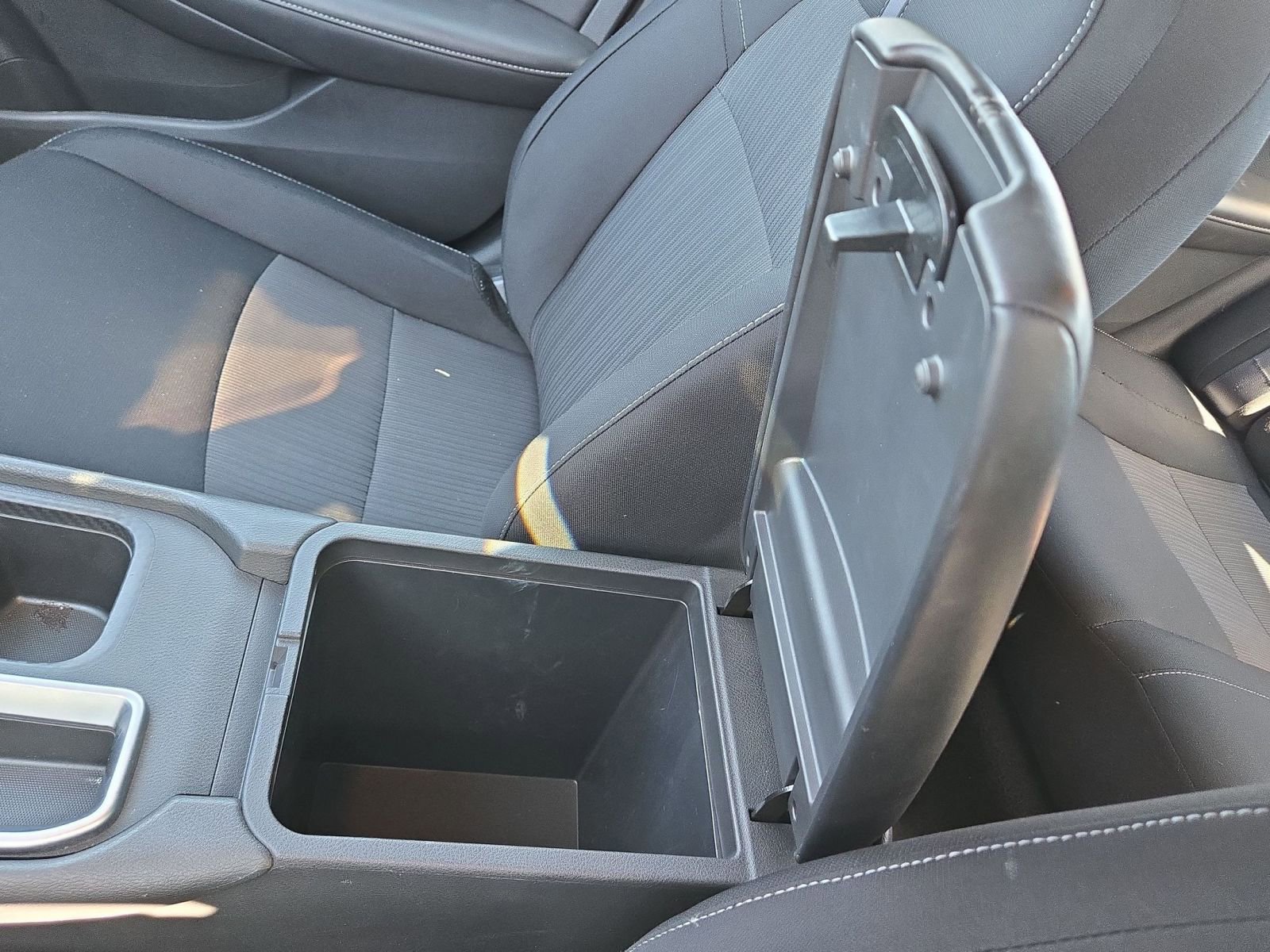 Thumbnail: 2025 Nissan Sentra - 33