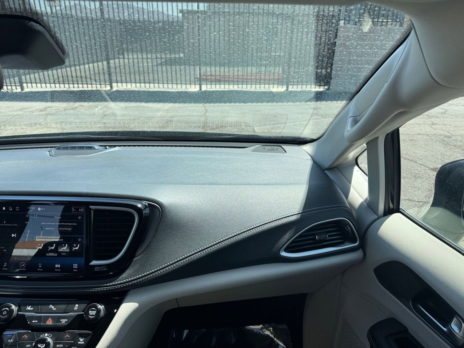 Thumbnail: 2023 Chrysler Pacifica - 29