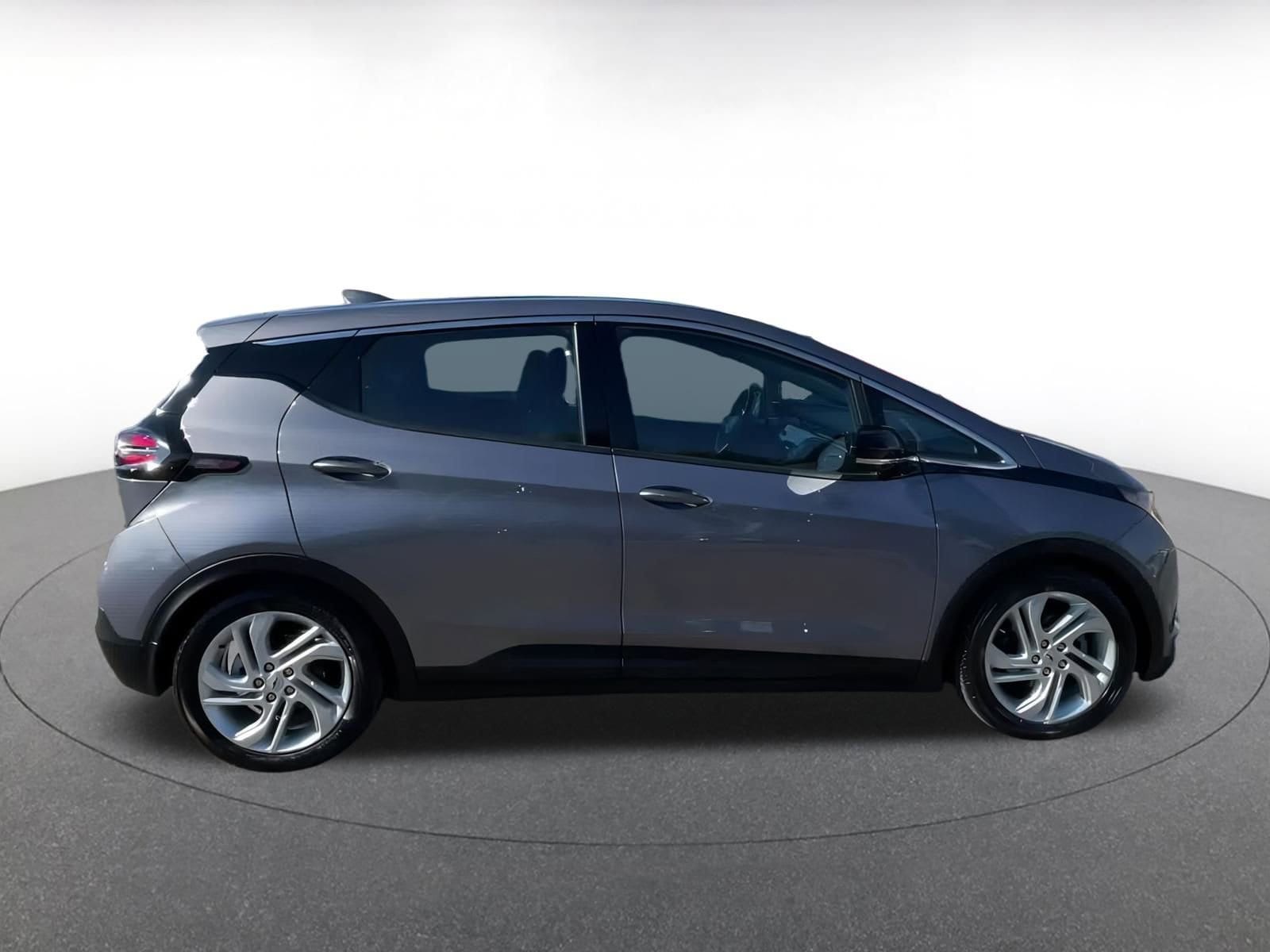 Thumbnail: 2023 Chevrolet Bolt EV - 16