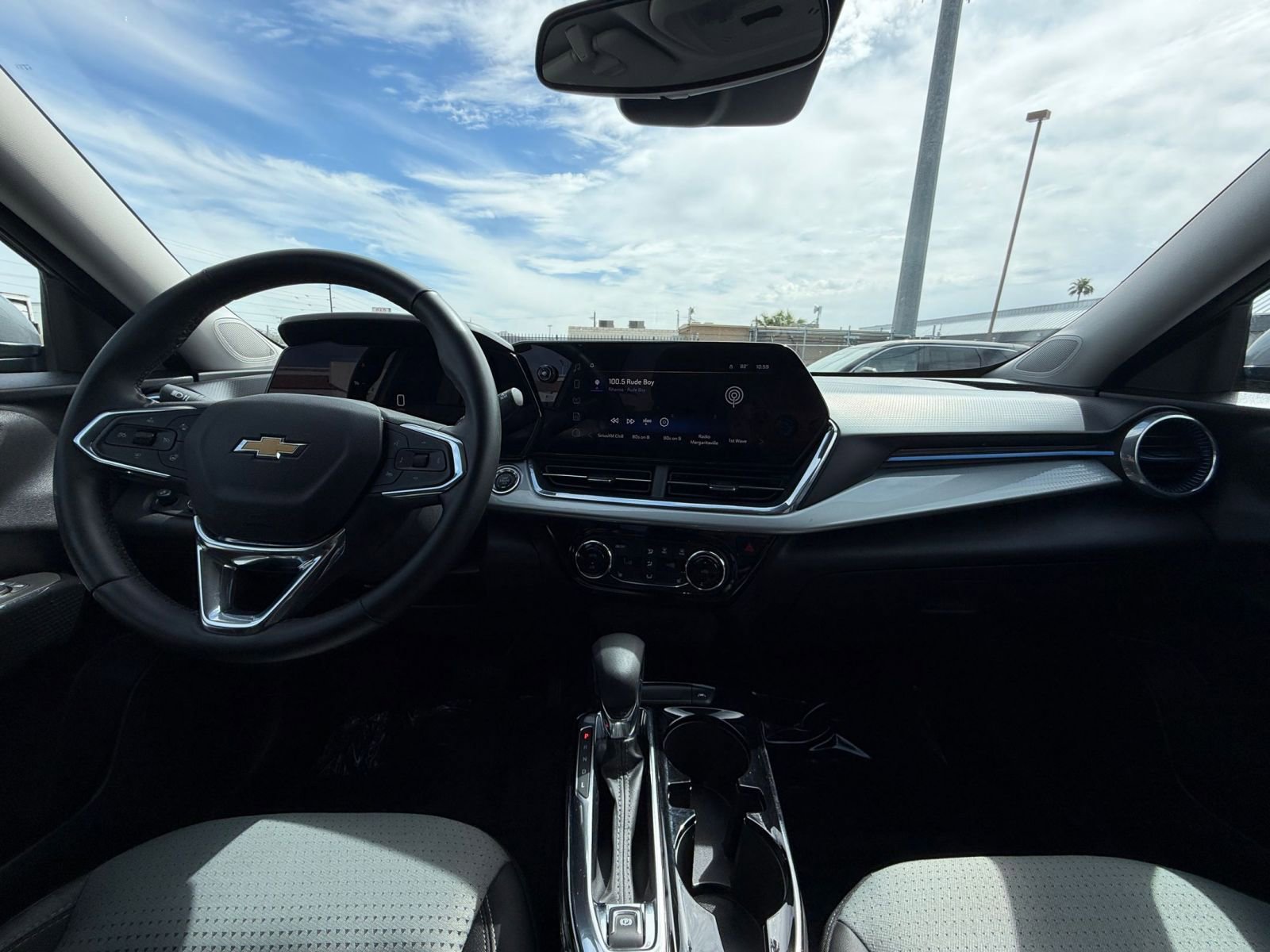 Thumbnail: 2025 Chevrolet Trax - 32
